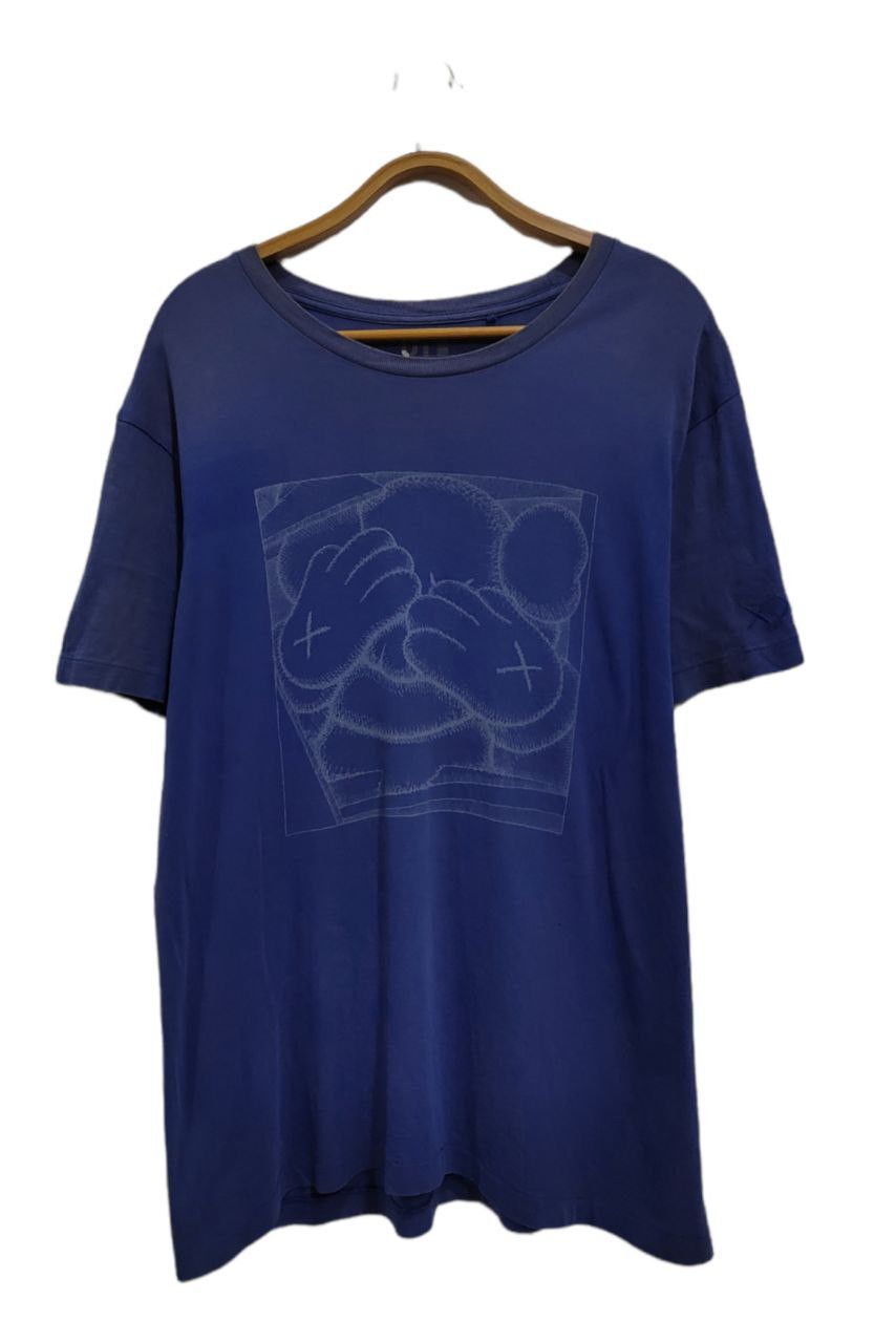 Designer × Kaws × Original Fake Kaws x Uniqlo Collaboratiob Flayed Tee Size US XL / EU 56 / 4 - 2 Thumbnail