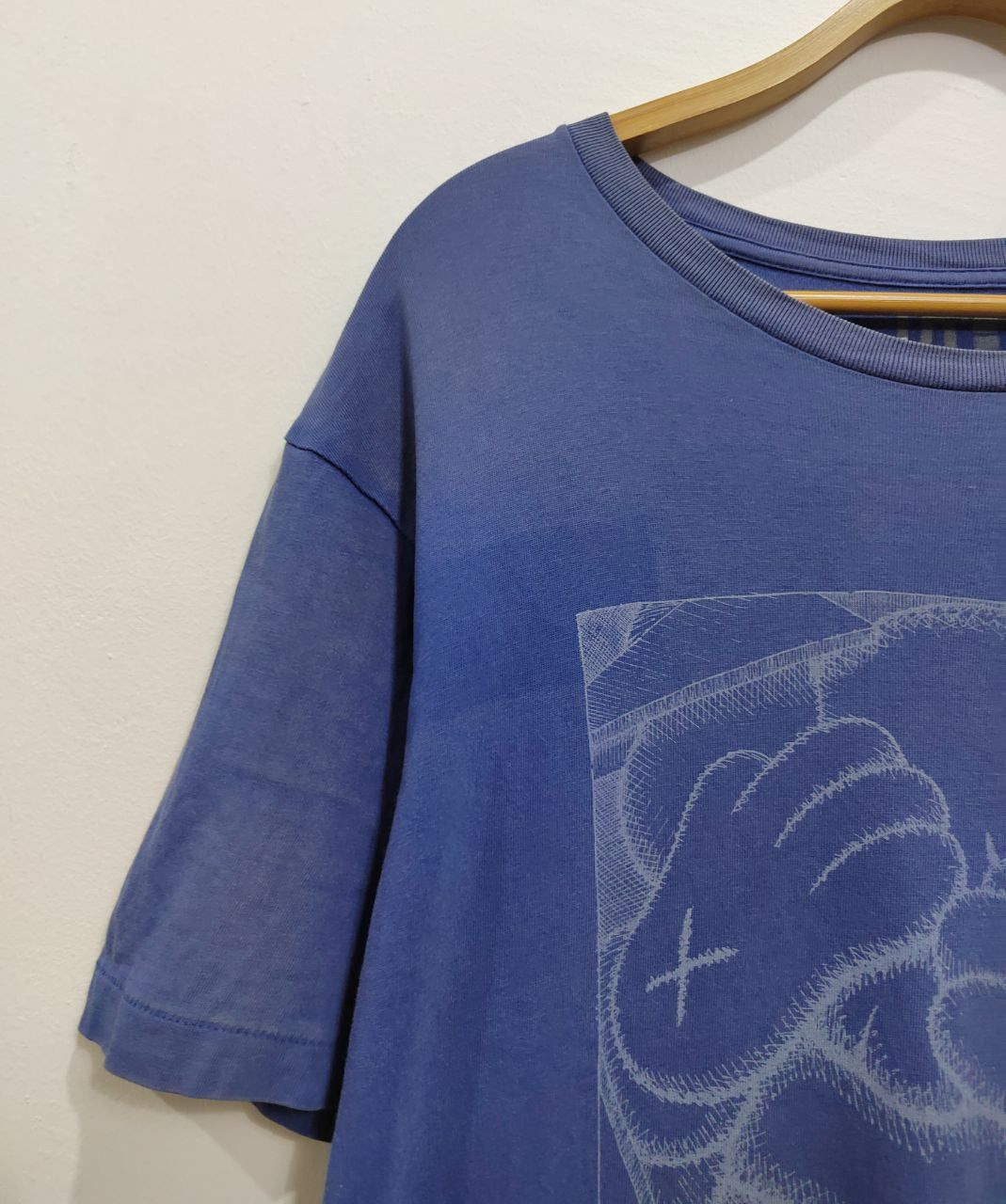 Designer × Kaws × Original Fake Kaws x Uniqlo Collaboratiob Flayed Tee Size US XL / EU 56 / 4 - 4 Thumbnail