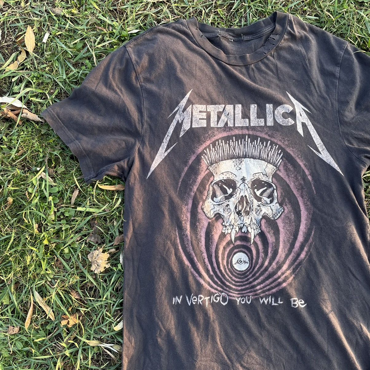 Vintage Vintage 90s Metallica Band Tee Sun Faded Thrashed Grunge M Size US M / EU 48-50 / 2 - 3 Thumbnail