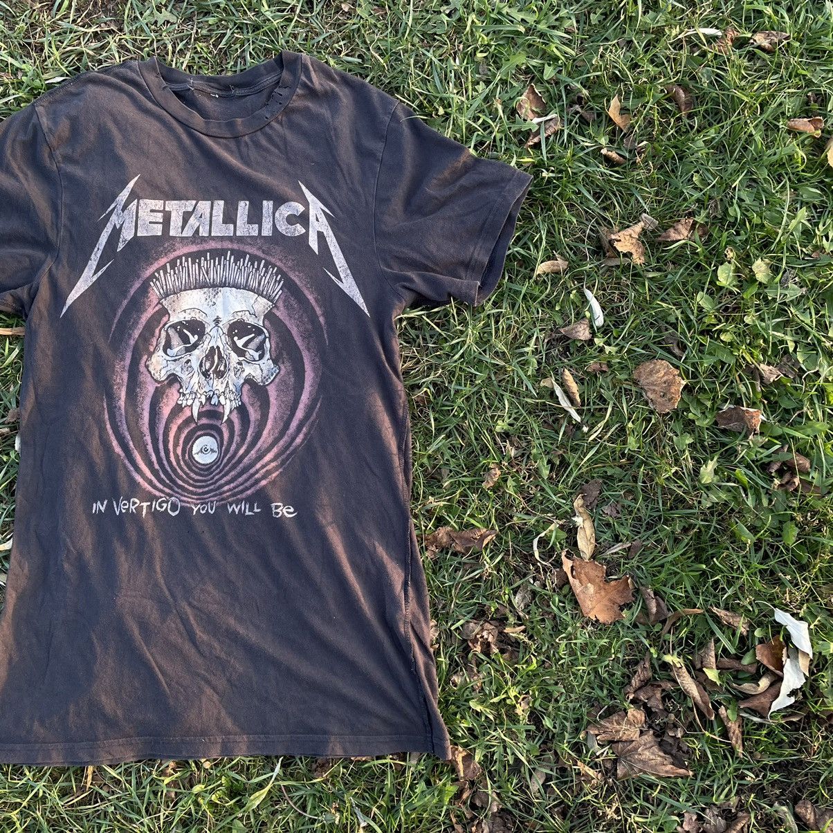 Vintage Vintage 90s Metallica Band Tee Sun Faded Thrashed Grunge M Size US M / EU 48-50 / 2 - 2 Thumbnail