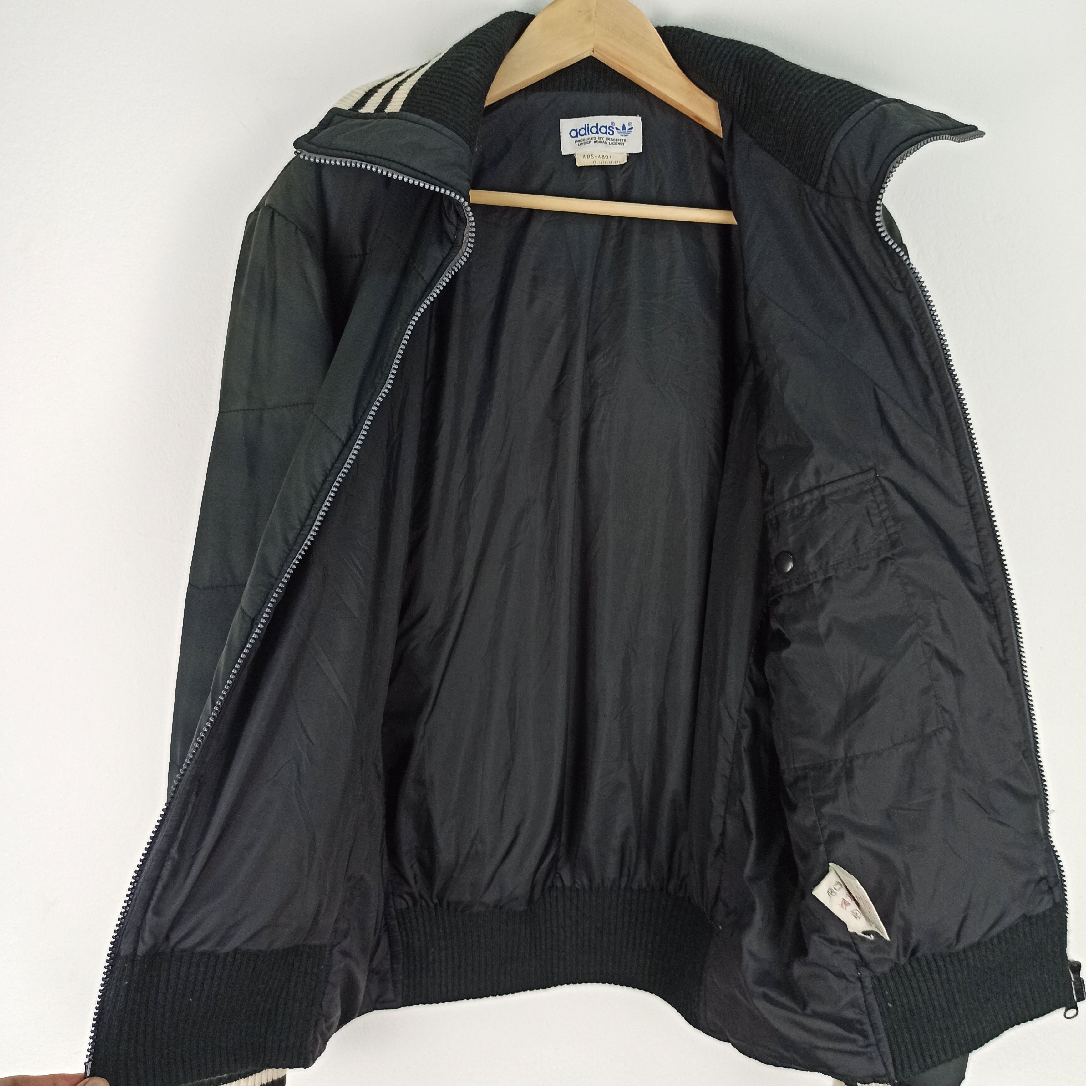 Adidas 🔥Vintage🔥 ADIDAS Japanese Trefoil Puffer Jacket 80-90's Size US L / EU 52-54 / 3 - 9 Thumbnail