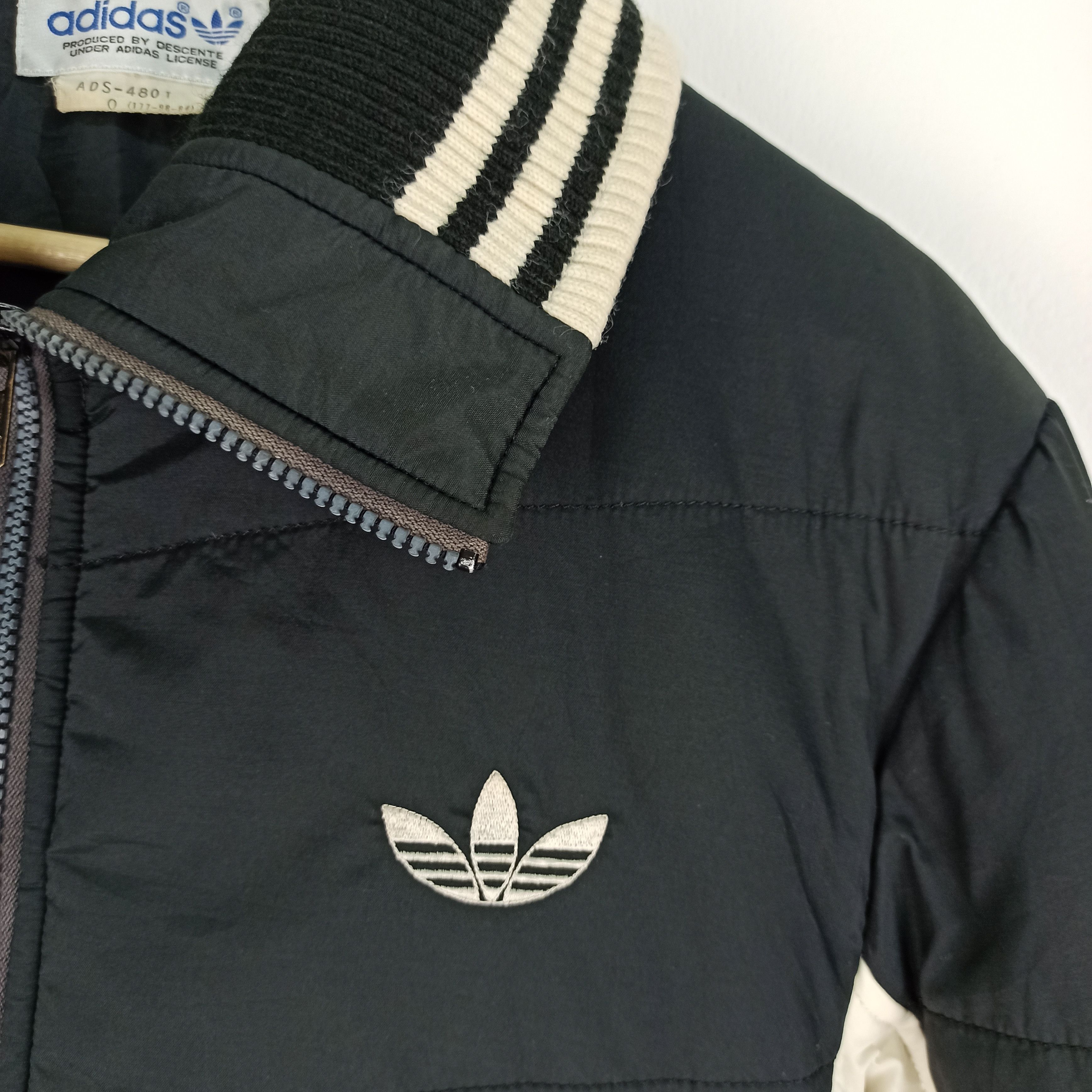 Adidas 🔥Vintage🔥 ADIDAS Japanese Trefoil Puffer Jacket 80-90's Size US L / EU 52-54 / 3 - 4 Thumbnail