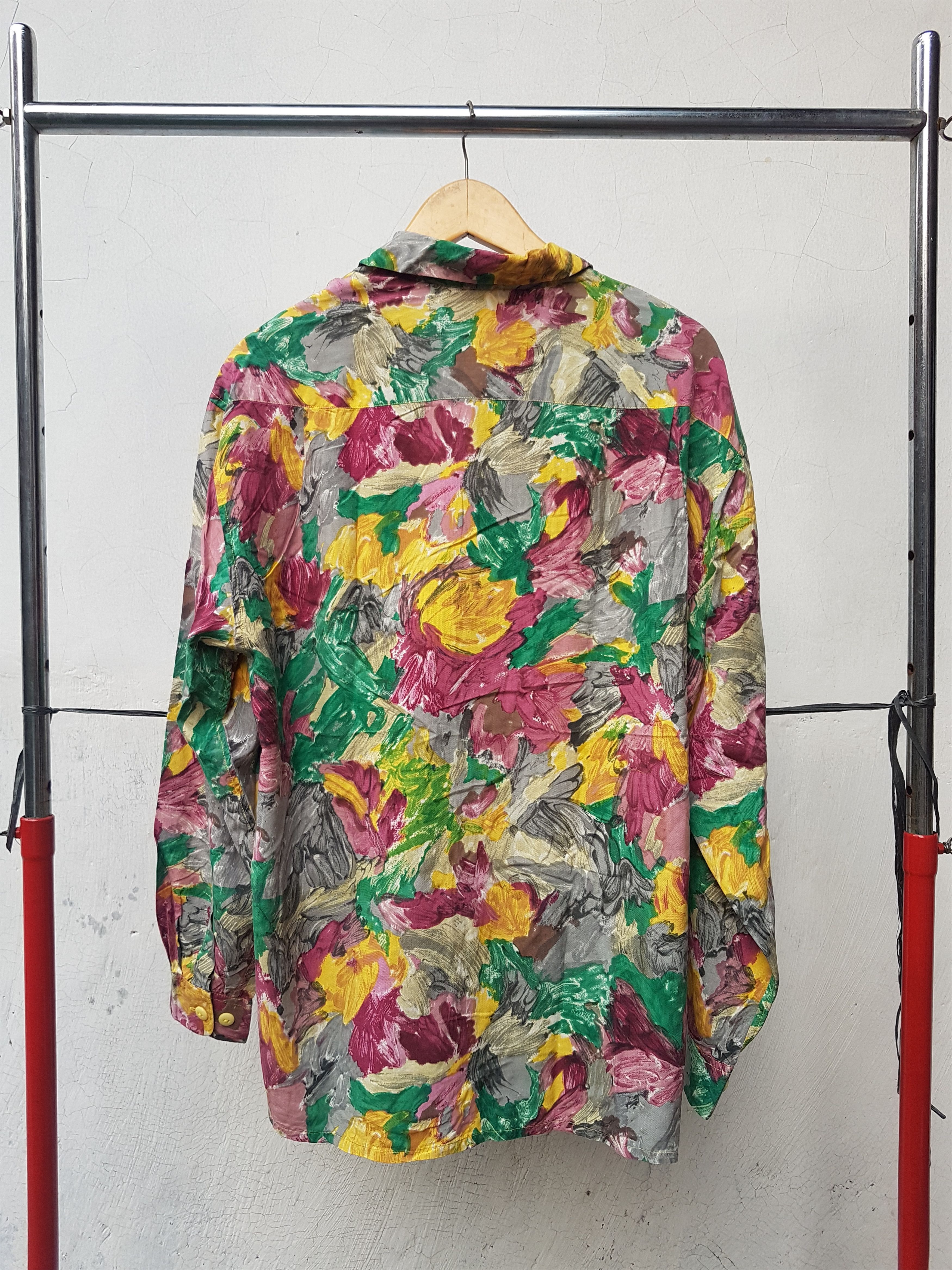 Guess Fit S to M, Vintage Guess Silk Shirt Size US M / EU 48-50 / 2 - 2 Thumbnail