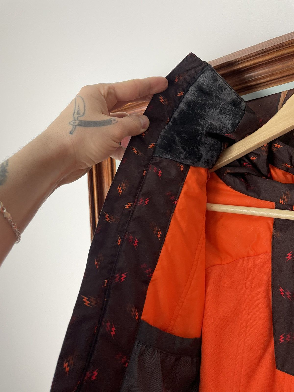 Nike ACG Nike ACG Vintage Y2k Storm Fit Jacket Outdoor Hype Fullprint Size US M / EU 48-50 / 2 - 10 Thumbnail