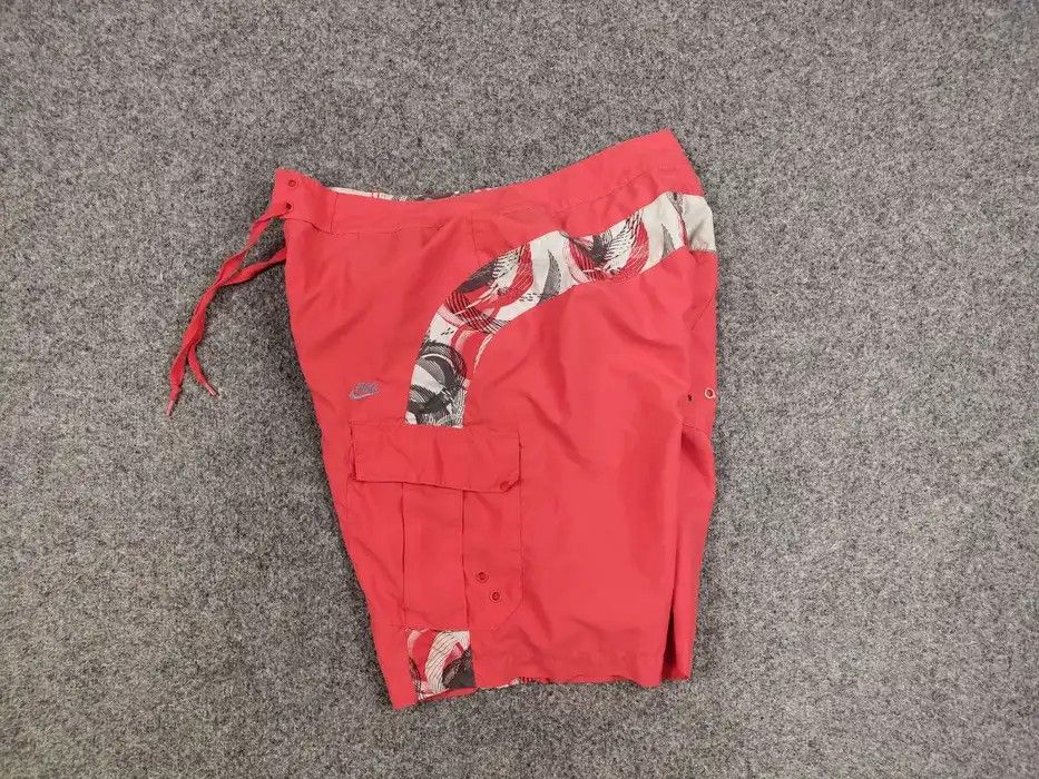 Nike Vintage 00's Nike Cargo Pocket Logo Shorts Style Y2K Size US 34 / EU 50 - 4 Thumbnail