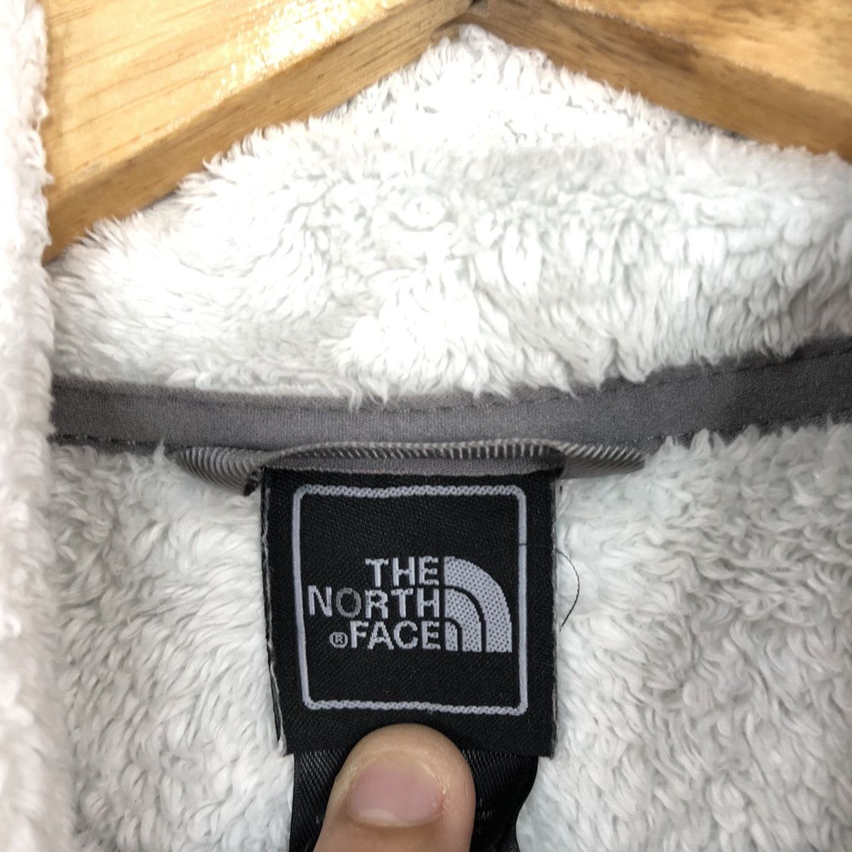 The North Face The North Face fleece White Sweater #3137 Size L / US 10 / IT 46 - 12 Thumbnail
