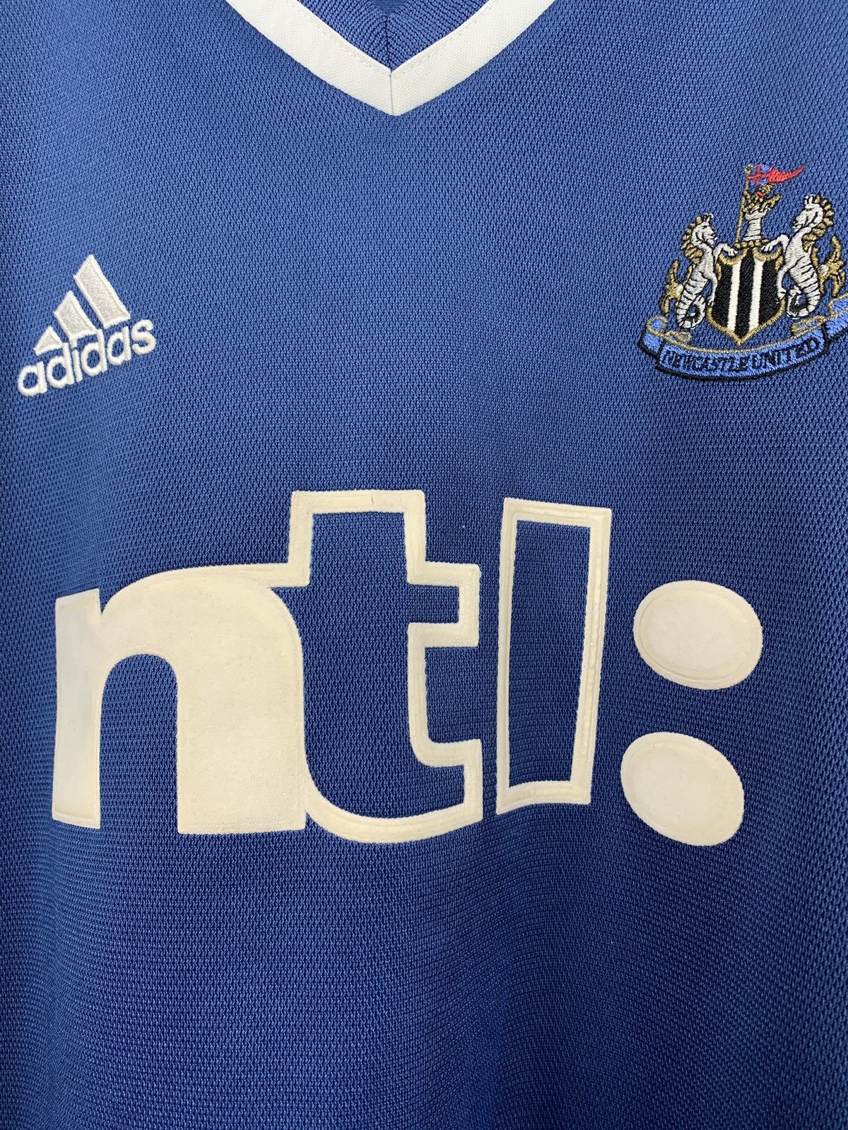 Adidas 2001/02 Adidas Newcastle United Kieron Dyer #8 Soccer Jersey Size US L / EU 52-54 / 3 - 7 Thumbnail