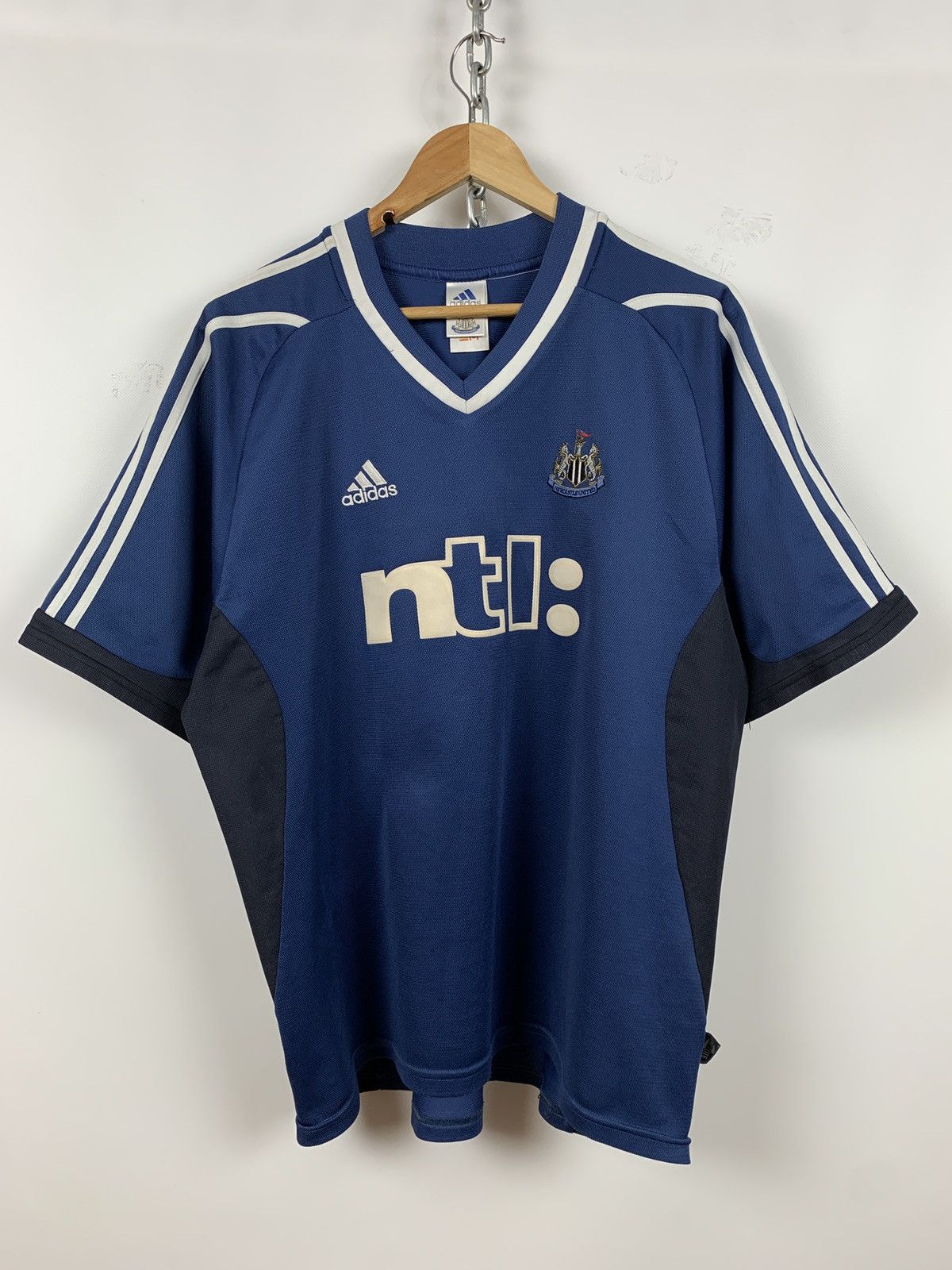 Adidas 2001/02 Adidas Newcastle United Kieron Dyer #8 Soccer Jersey Size US L / EU 52-54 / 3 - 1 Thumbnail