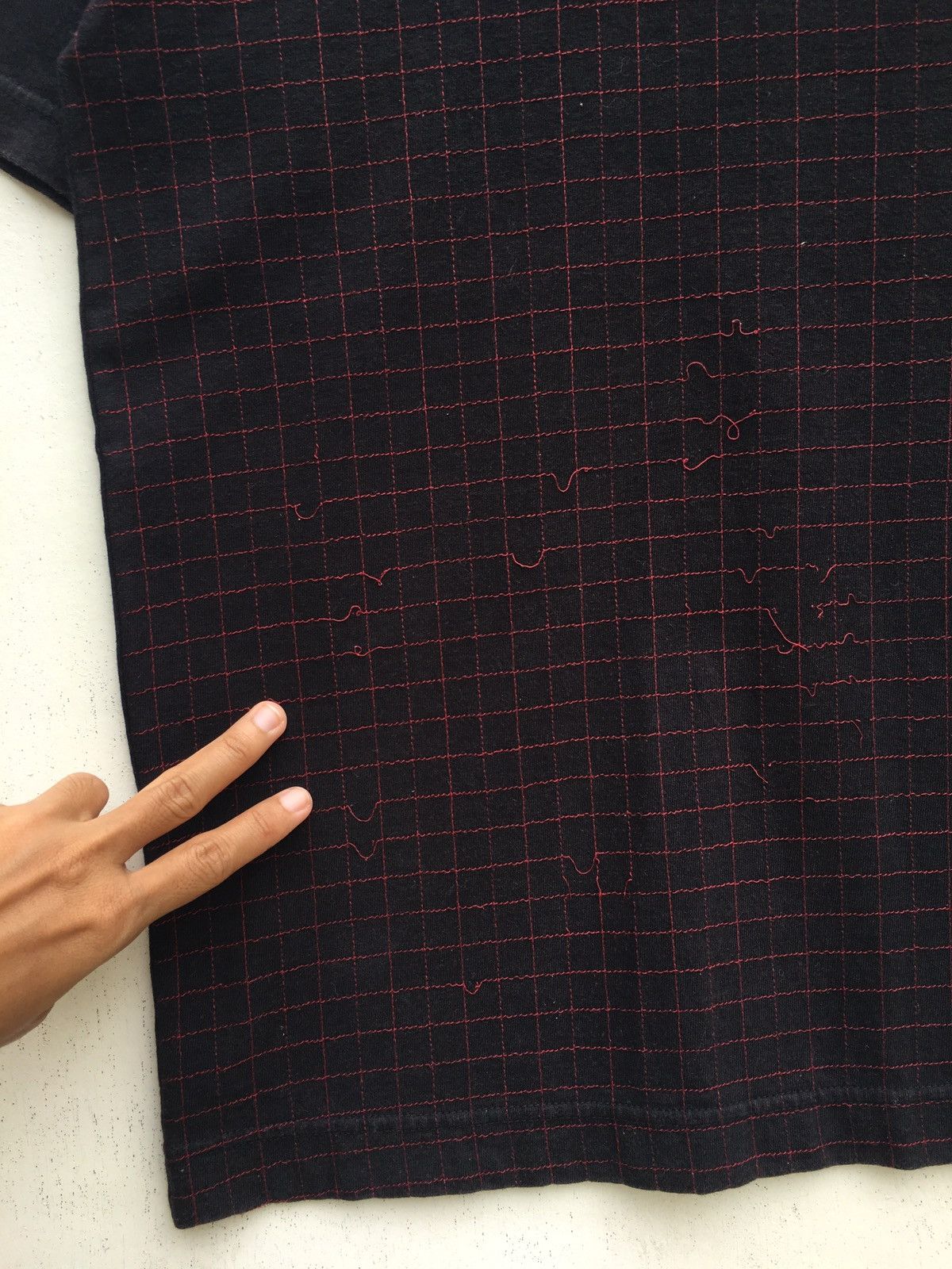 Comme des Garcons Rare Vintage Comme Des Garcons AD2002 Threaded Tshirt Size US S / EU 44-46 / 1 - 8 Thumbnail
