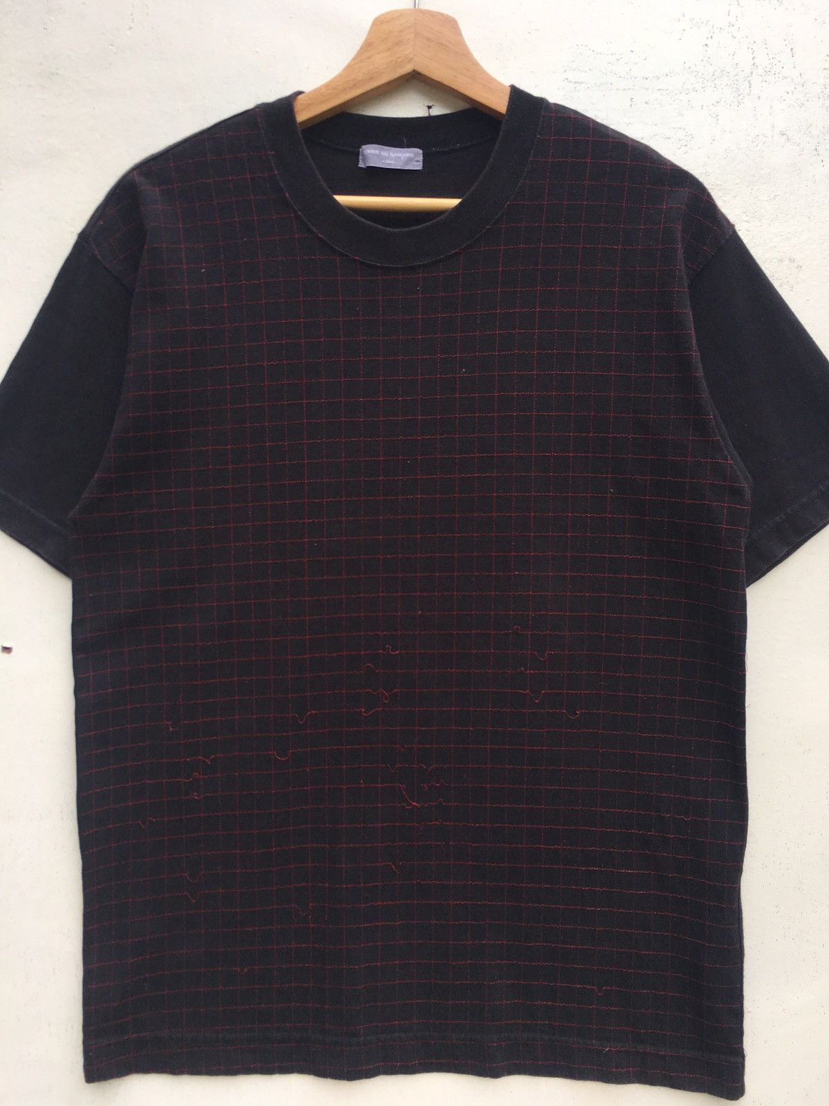 Comme des Garcons Rare Vintage Comme Des Garcons AD2002 Threaded Tshirt Size US S / EU 44-46 / 1 - 1 Thumbnail
