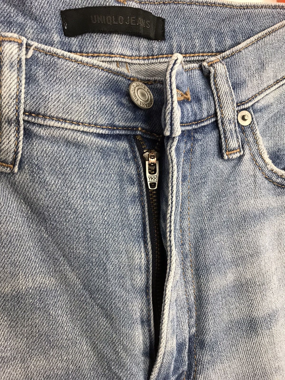 Japanese Brand × Vintage Uniqlo Distressed Denim Jeans Indigo Straight Cut Size US 28 / EU 44 - 4 Thumbnail