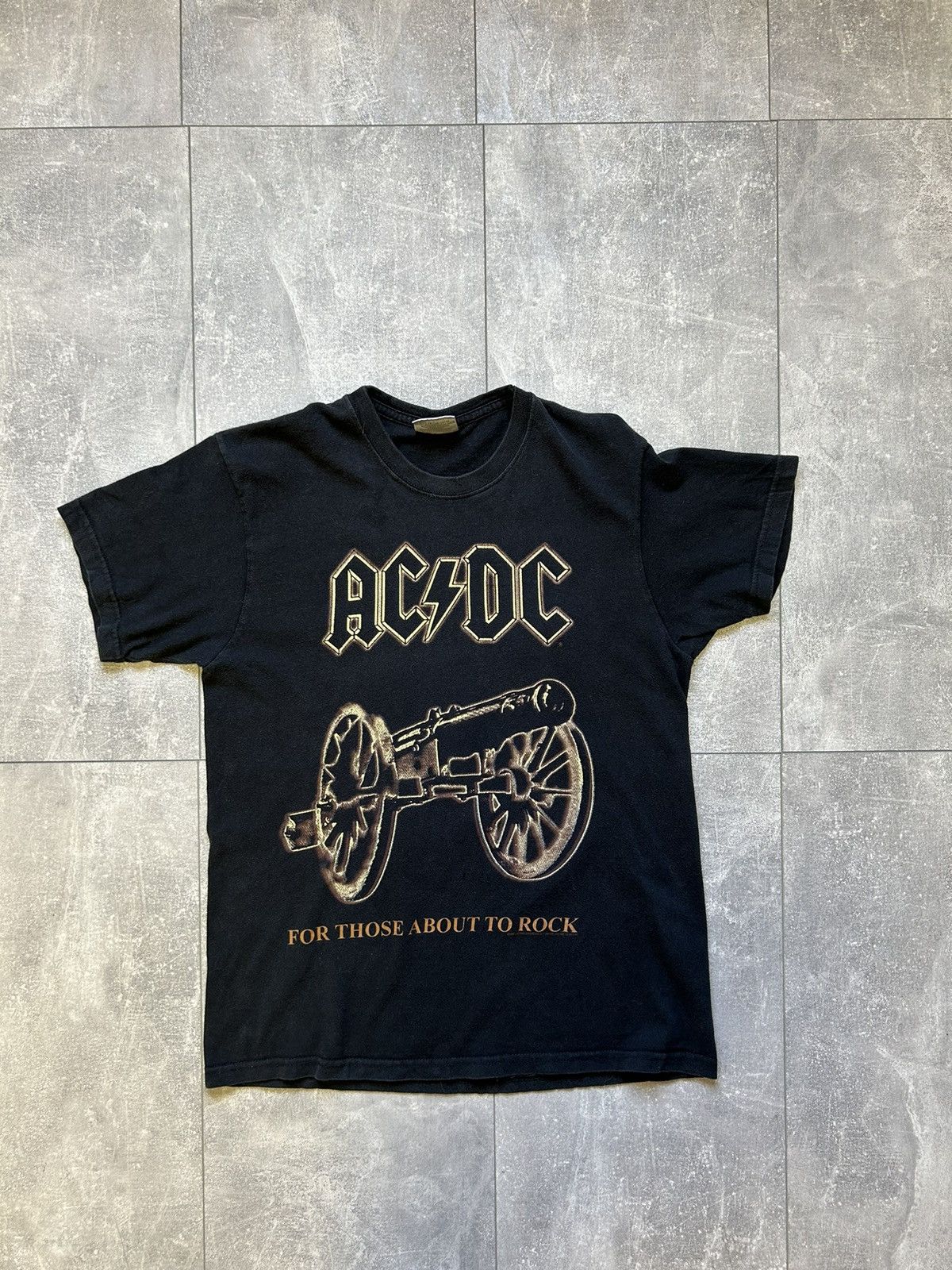 AC/DC Mens Vintage AC/DC T Shirt 1998 rock band tee we salute you Size US S / EU 44-46 / 1 - 14 Thumbnail