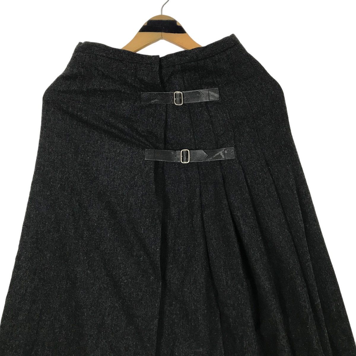 Issey Miyake Vintage I.S. Sunao Kuwahara By Issey Miyake Wool Skirt Size 27" / US 4 / IT 40 - 3 Thumbnail