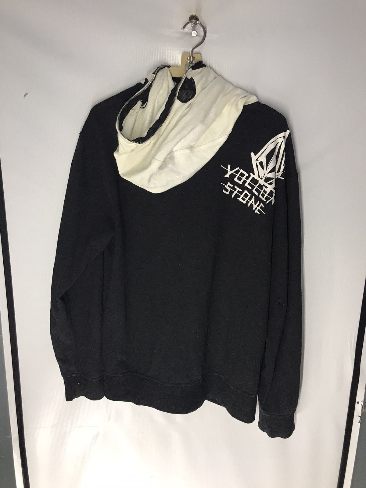 Volcom Bidding now 🔥Volcom stone fullzipper skeleton hoodie Size US M / EU 48-50 / 2 - 9 Thumbnail