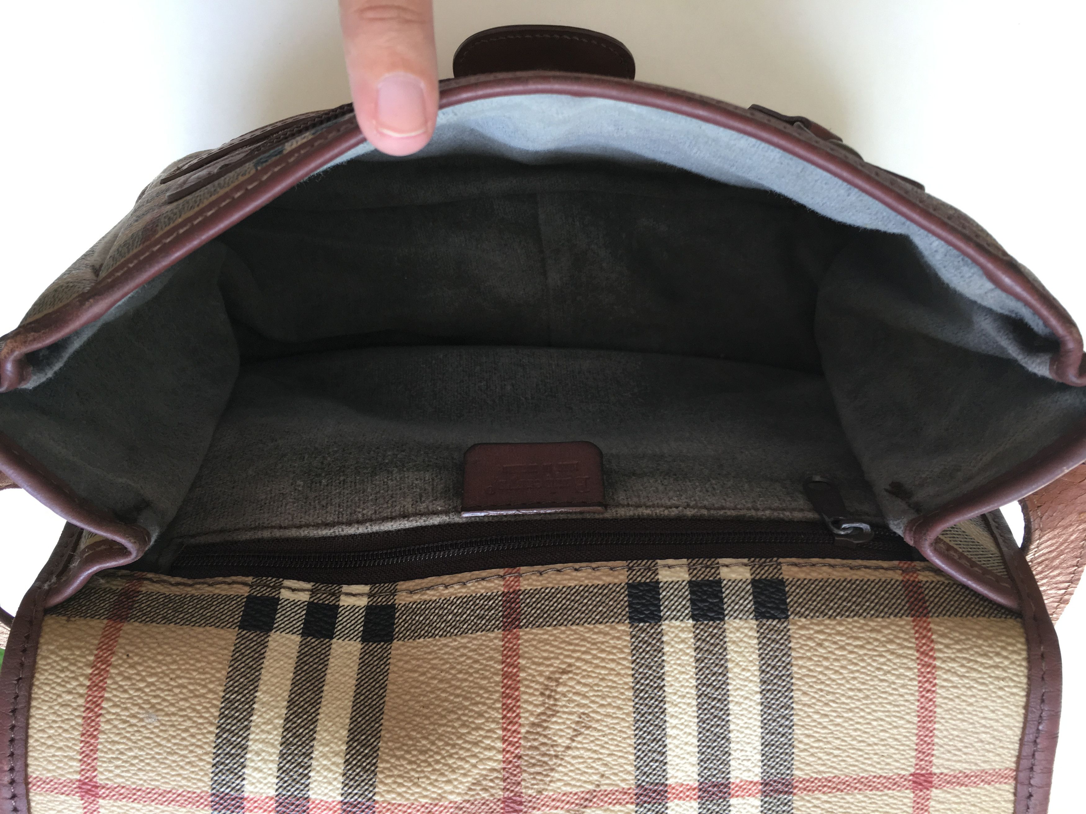 Burberry Vintage Burberry Checkered Sling Bag Size ONE SIZE - 11 Thumbnail