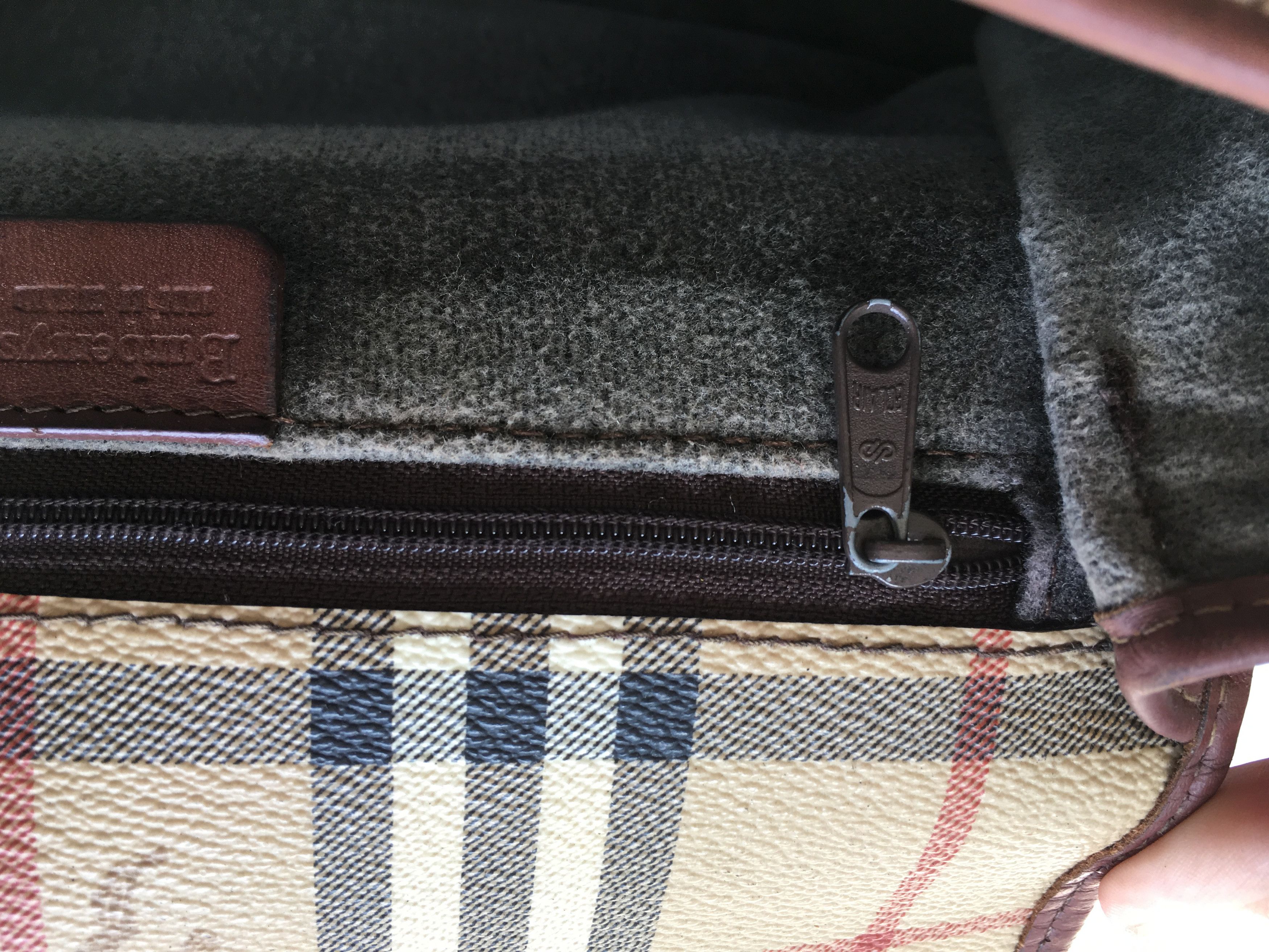 Burberry Vintage Burberry Checkered Sling Bag Size ONE SIZE - 13 Thumbnail