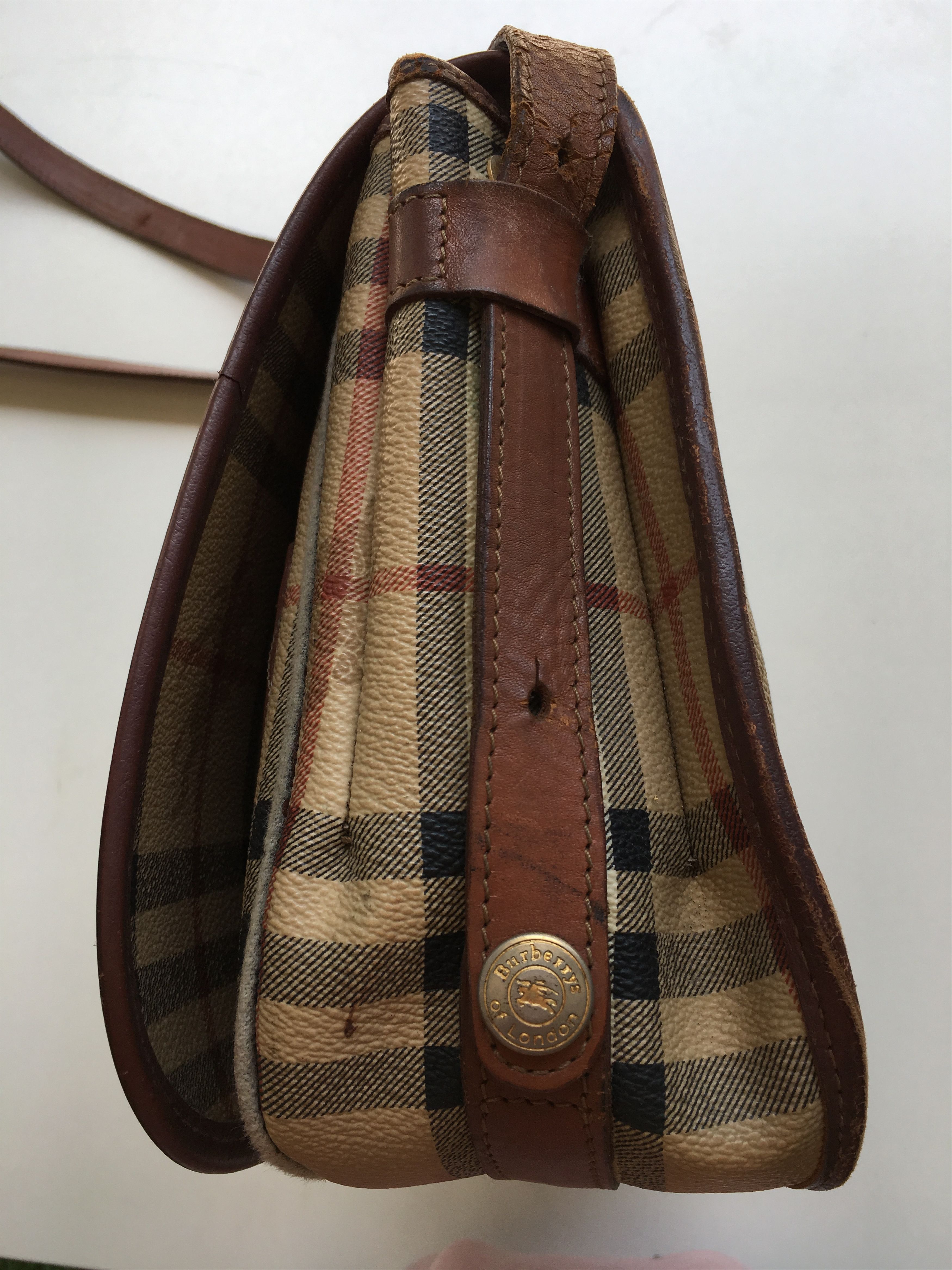 Burberry Vintage Burberry Checkered Sling Bag Size ONE SIZE - 5 Thumbnail