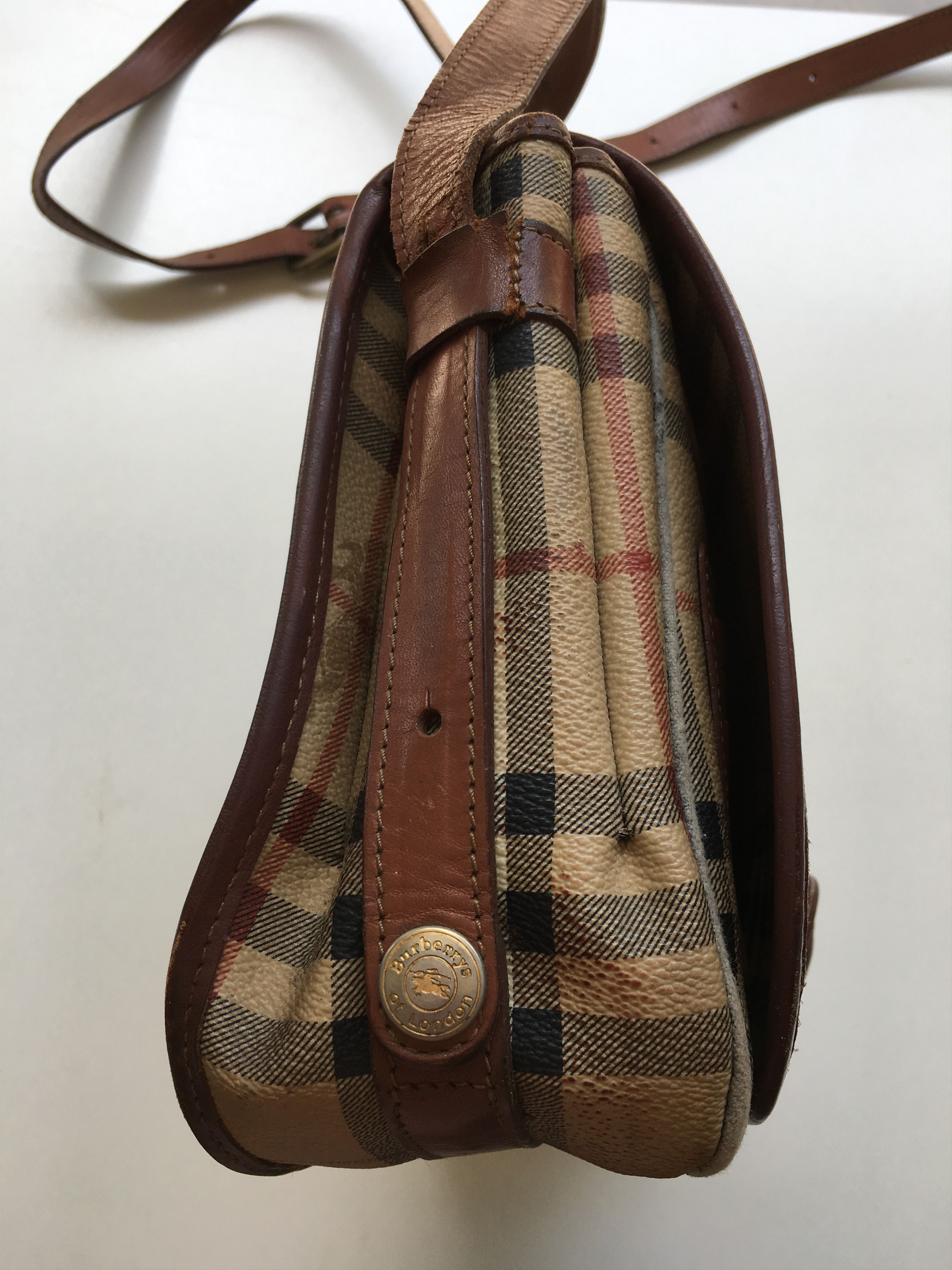 Burberry Vintage Burberry Checkered Sling Bag Size ONE SIZE - 7 Thumbnail