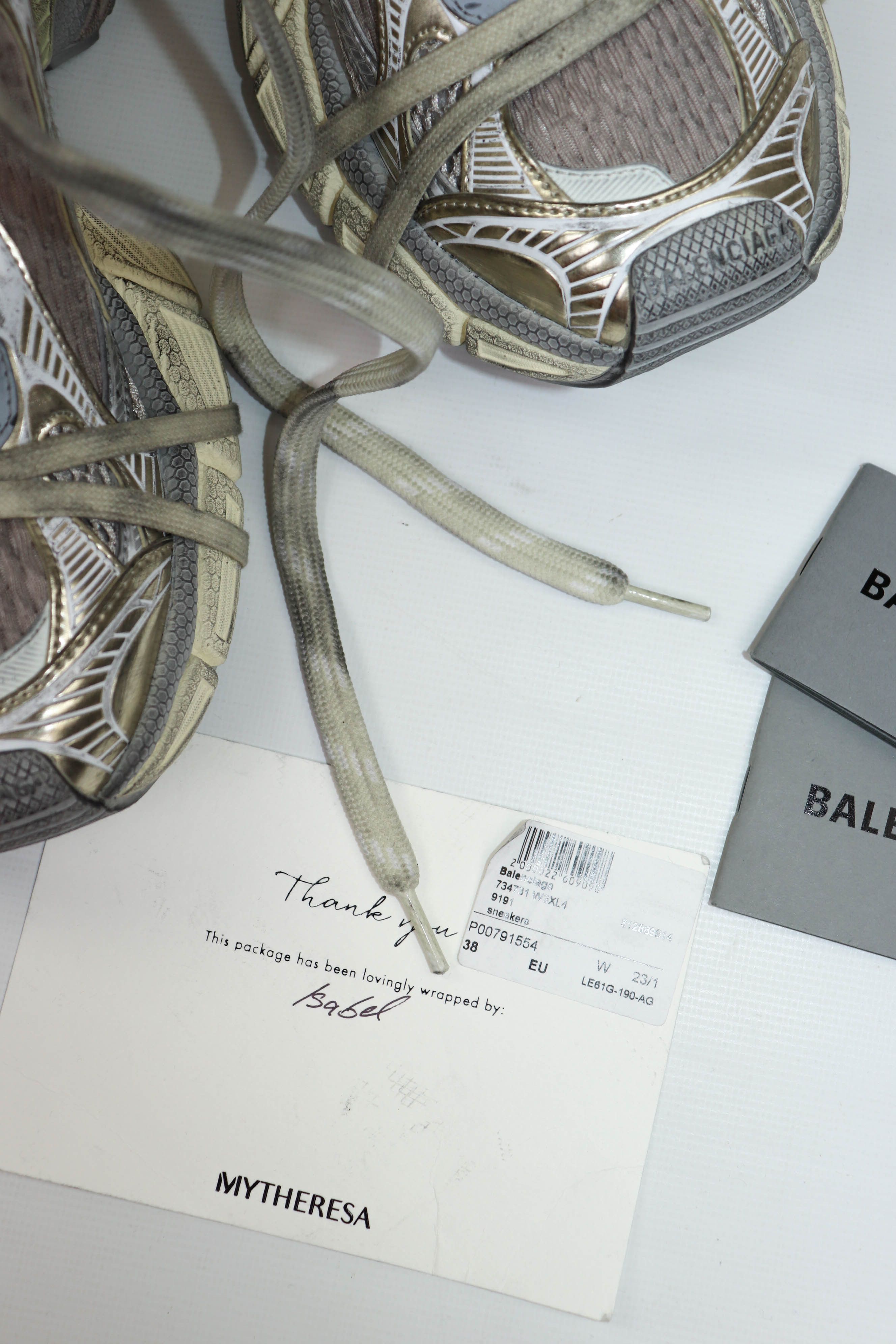Balenciaga Balenciaga 3XL Women’s 734731 Worn Out Light Beige Gold Size US 8 / IT 38 - 13 Thumbnail