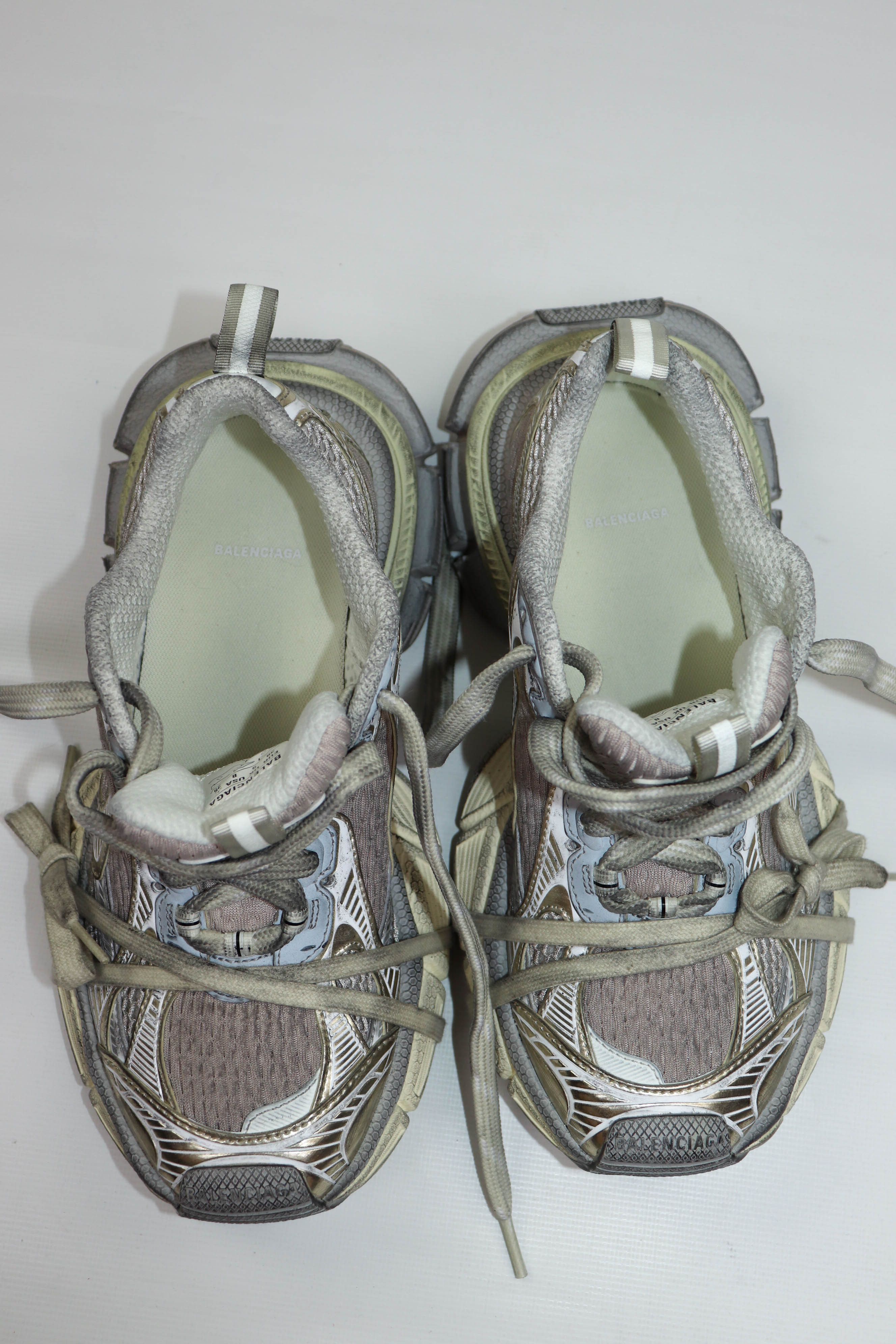 Balenciaga Balenciaga 3XL Women’s 734731 Worn Out Light Beige Gold Size US 8 / IT 38 - 15 Thumbnail