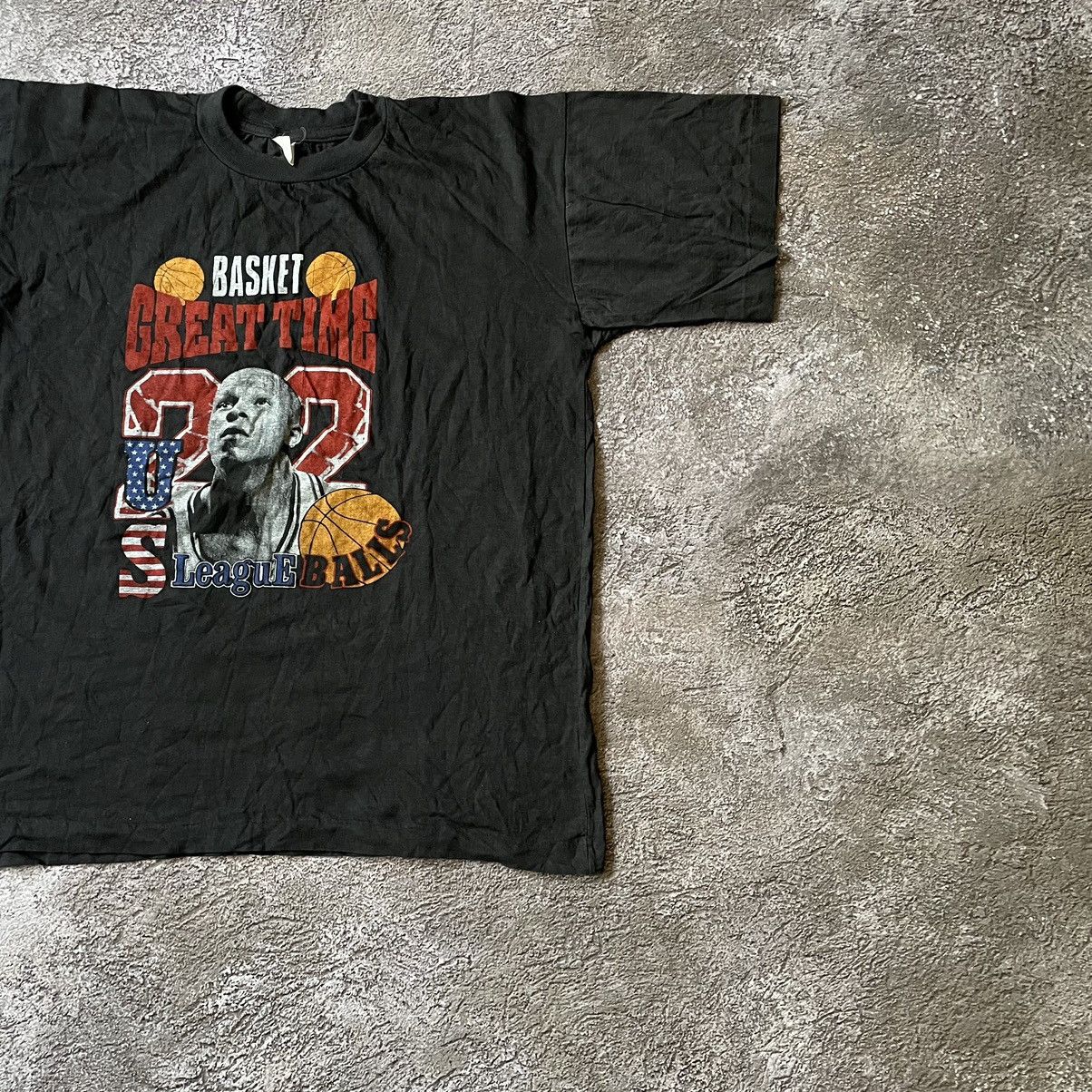 Vintage Vintage 90s Basketball Graphic Tee Sun Faded Streetwear L Size US L / EU 52-54 / 3 - 3 Thumbnail