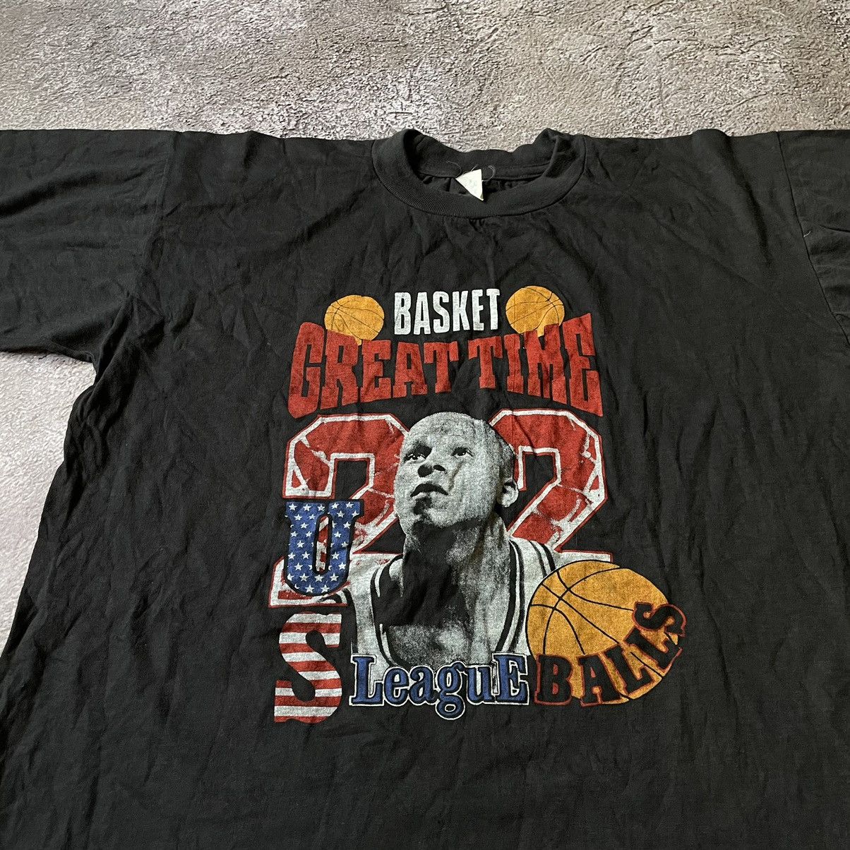 Vintage Vintage 90s Basketball Graphic Tee Sun Faded Streetwear L Size US L / EU 52-54 / 3 - 5 Thumbnail