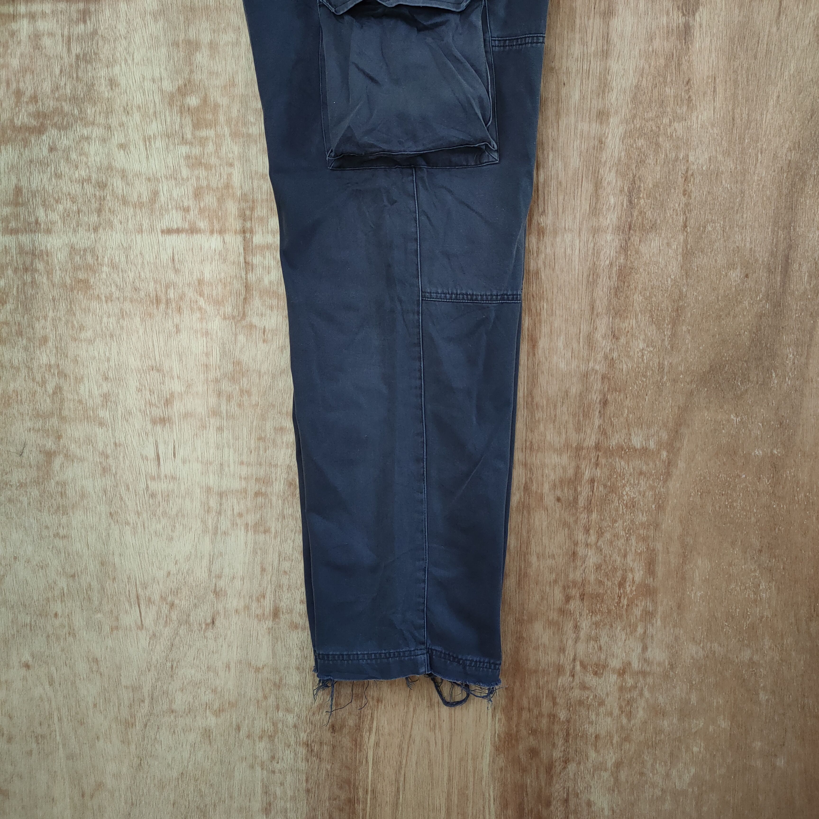 Japanese Brand W32 VINTAGE NAVY FADED CARGO PANTS Size US 32 / EU 48 - 12 Thumbnail