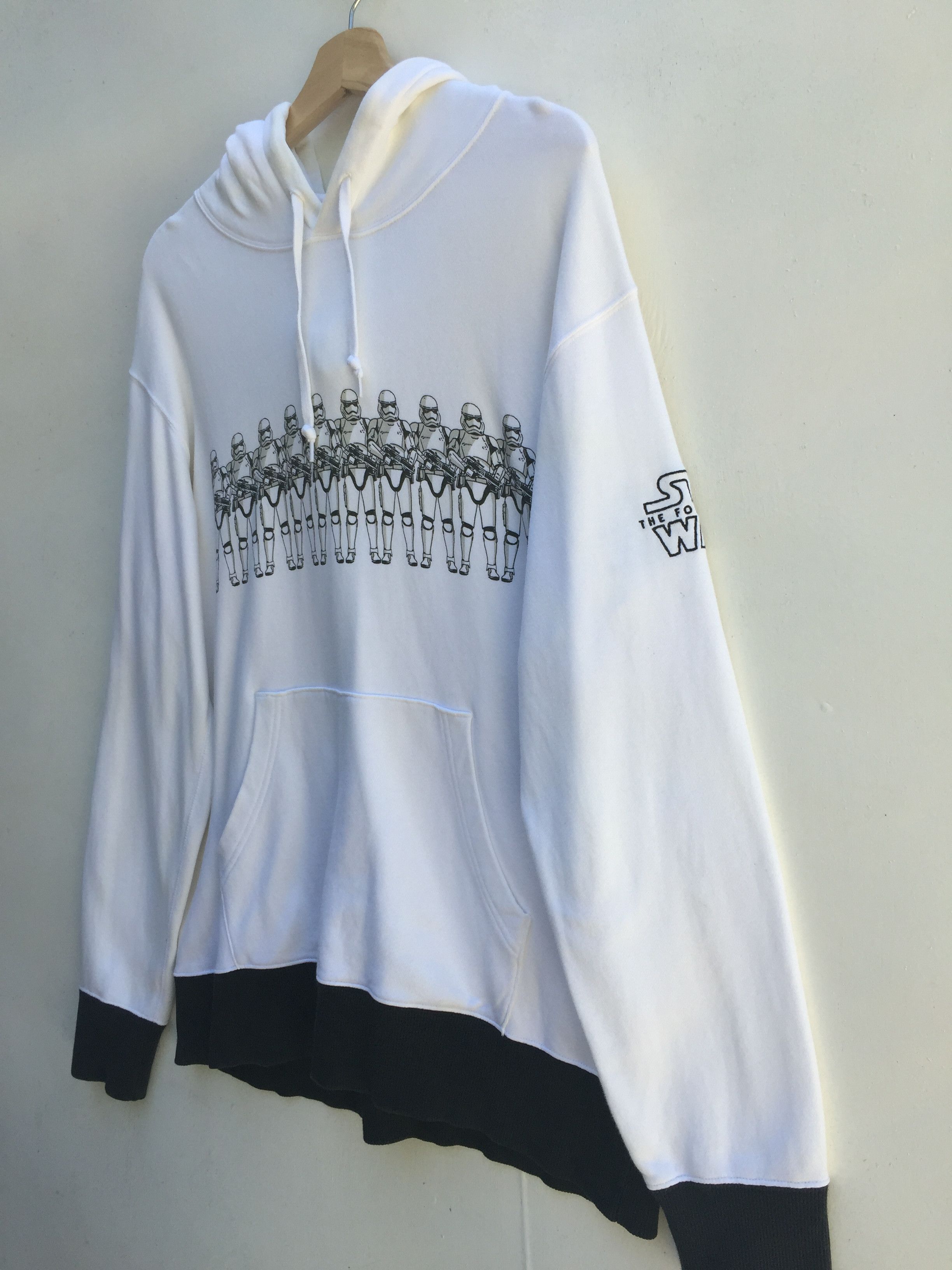 Star Wars RARE UNIQLO X STARWARS WHITE HOODIE The Force Awakens Size US XL / EU 56 / 4 - 3 Thumbnail