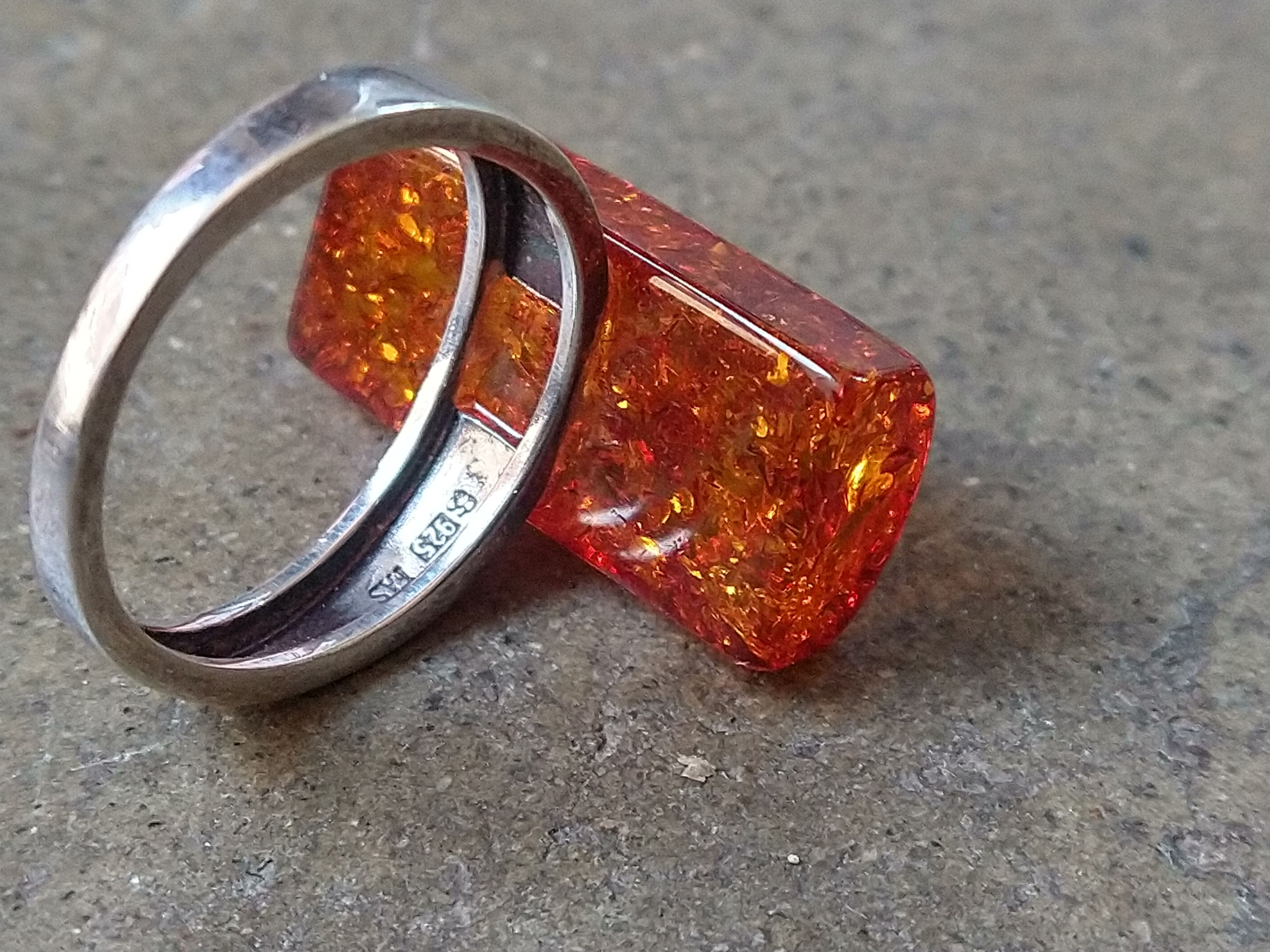 Other Sterling Silver Ring Size 9.5 Orange Amber Modern 5g Size ONE SIZE - 7 Thumbnail