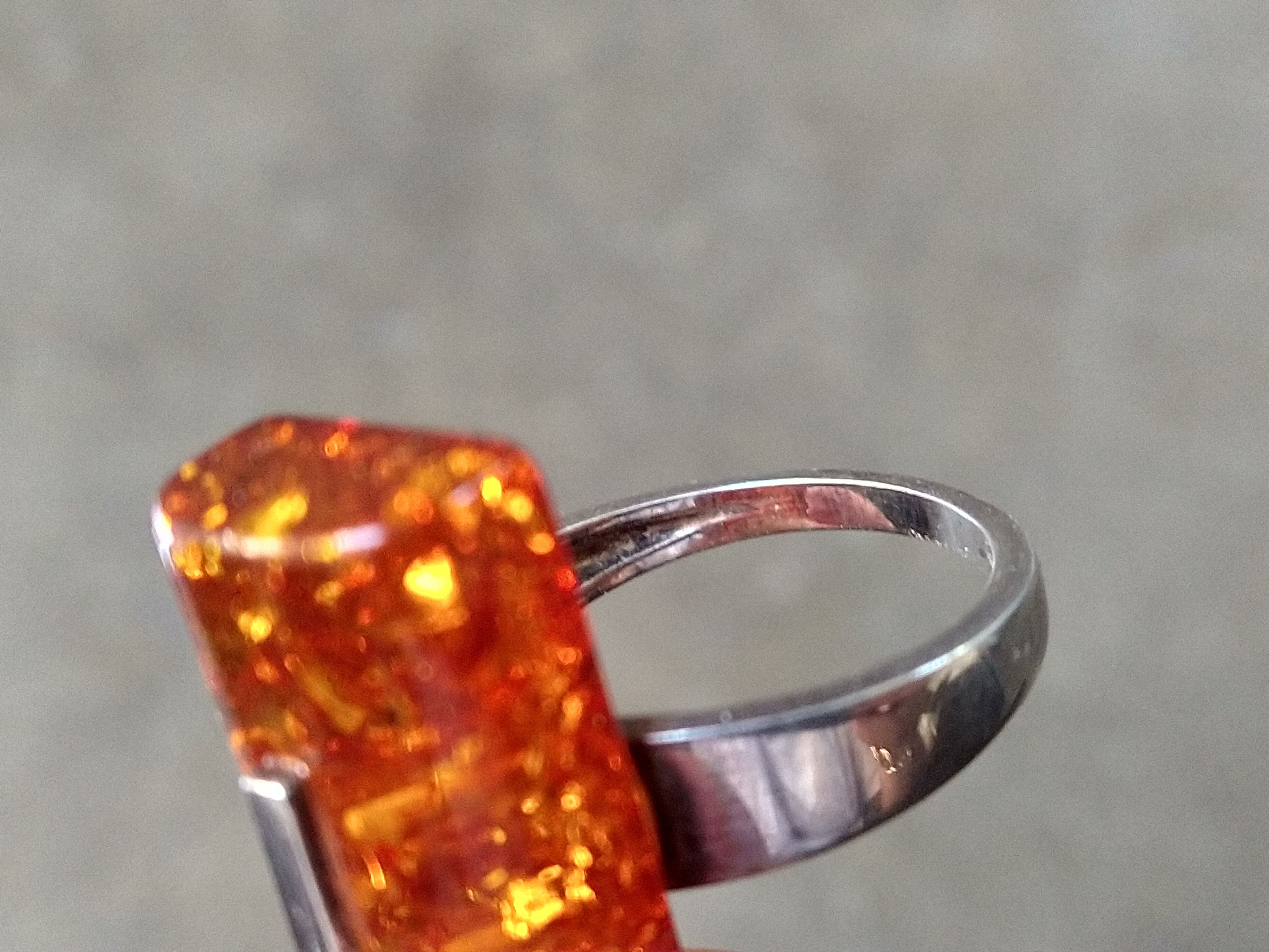 Other Sterling Silver Ring Size 9.5 Orange Amber Modern 5g Size ONE SIZE - 9 Thumbnail
