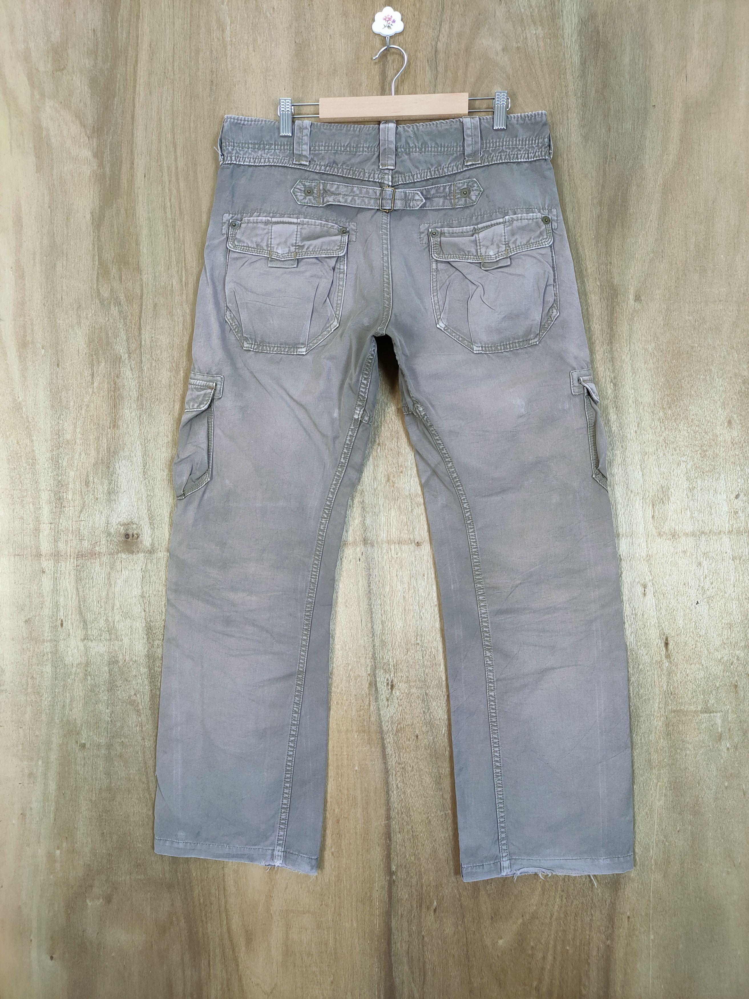 Japanese Brand VINTAGE BACK NUMBER FADED FLARE CARGO PANTS Size US 34 / EU 50 - 7 Thumbnail