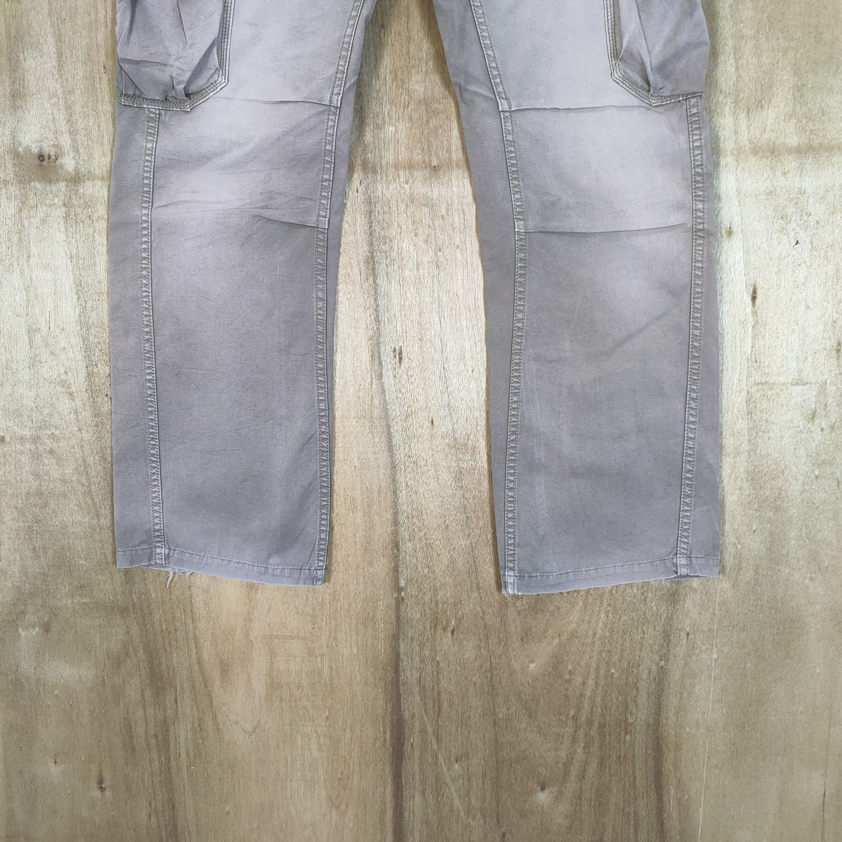 Japanese Brand VINTAGE BACK NUMBER FADED FLARE CARGO PANTS Size US 34 / EU 50 - 3 Thumbnail