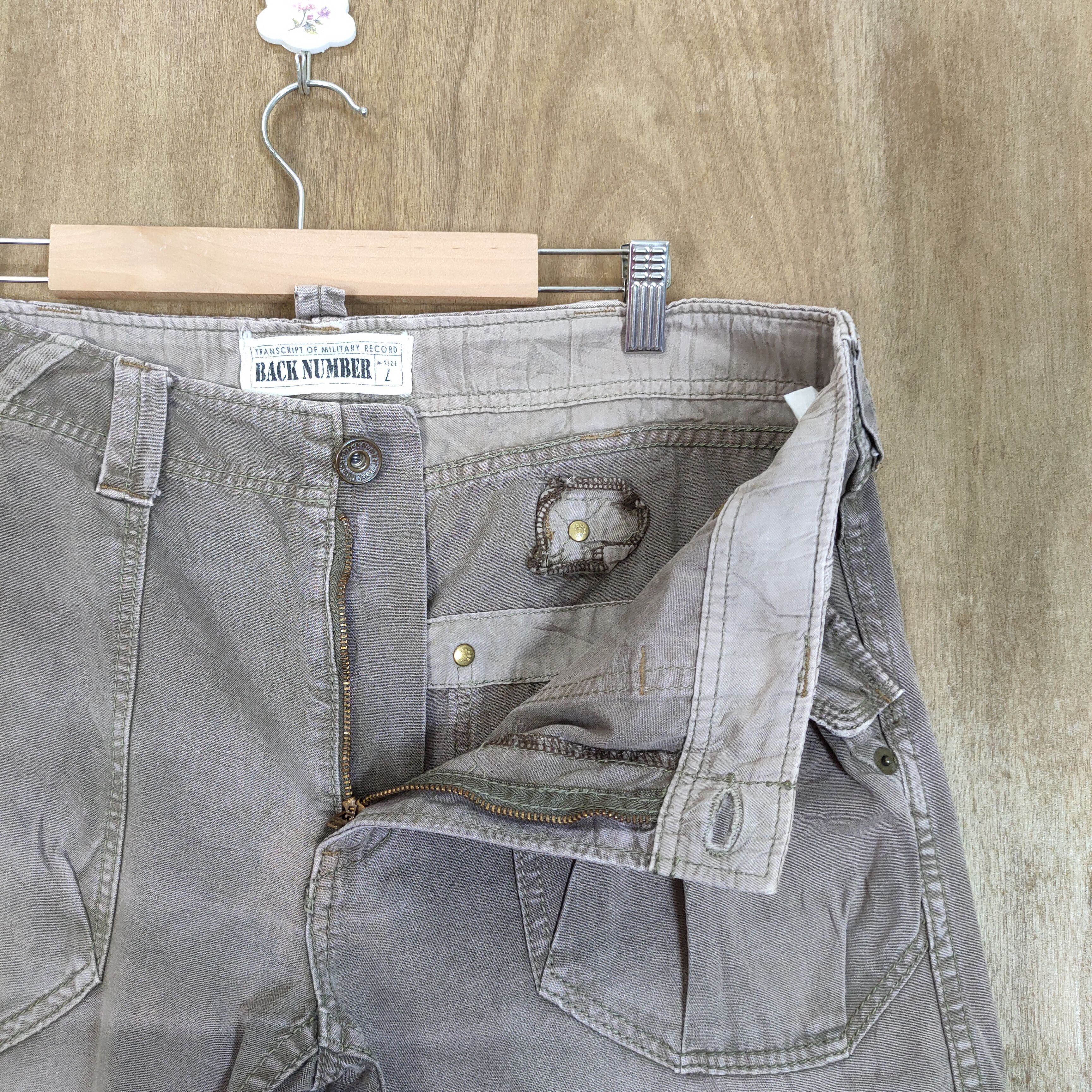 Japanese Brand VINTAGE BACK NUMBER FADED FLARE CARGO PANTS Size US 34 / EU 50 - 11 Thumbnail