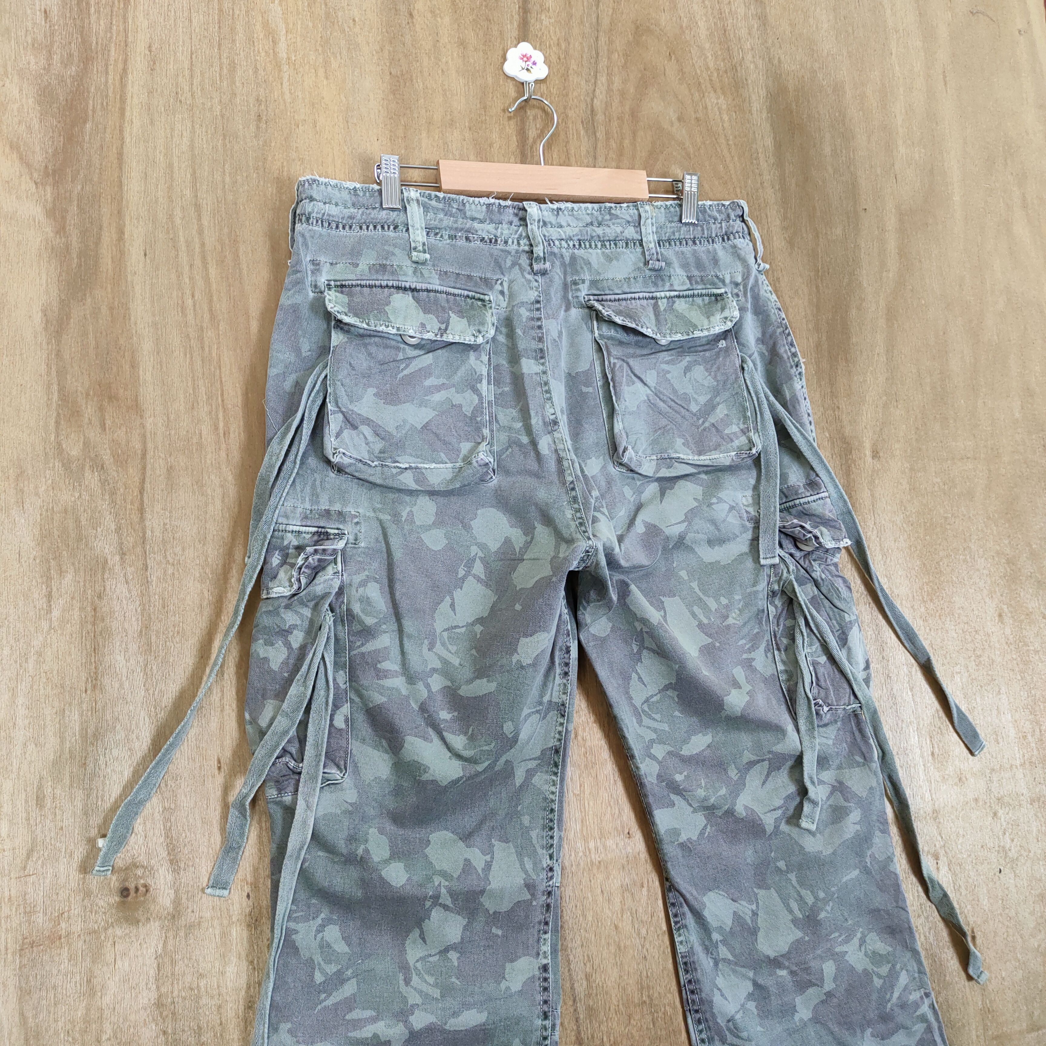 Japanese Brand VINTAGE MANGROVE FADED CAMO CARGO PANTS Size US 34 / EU 50 - 14 Thumbnail