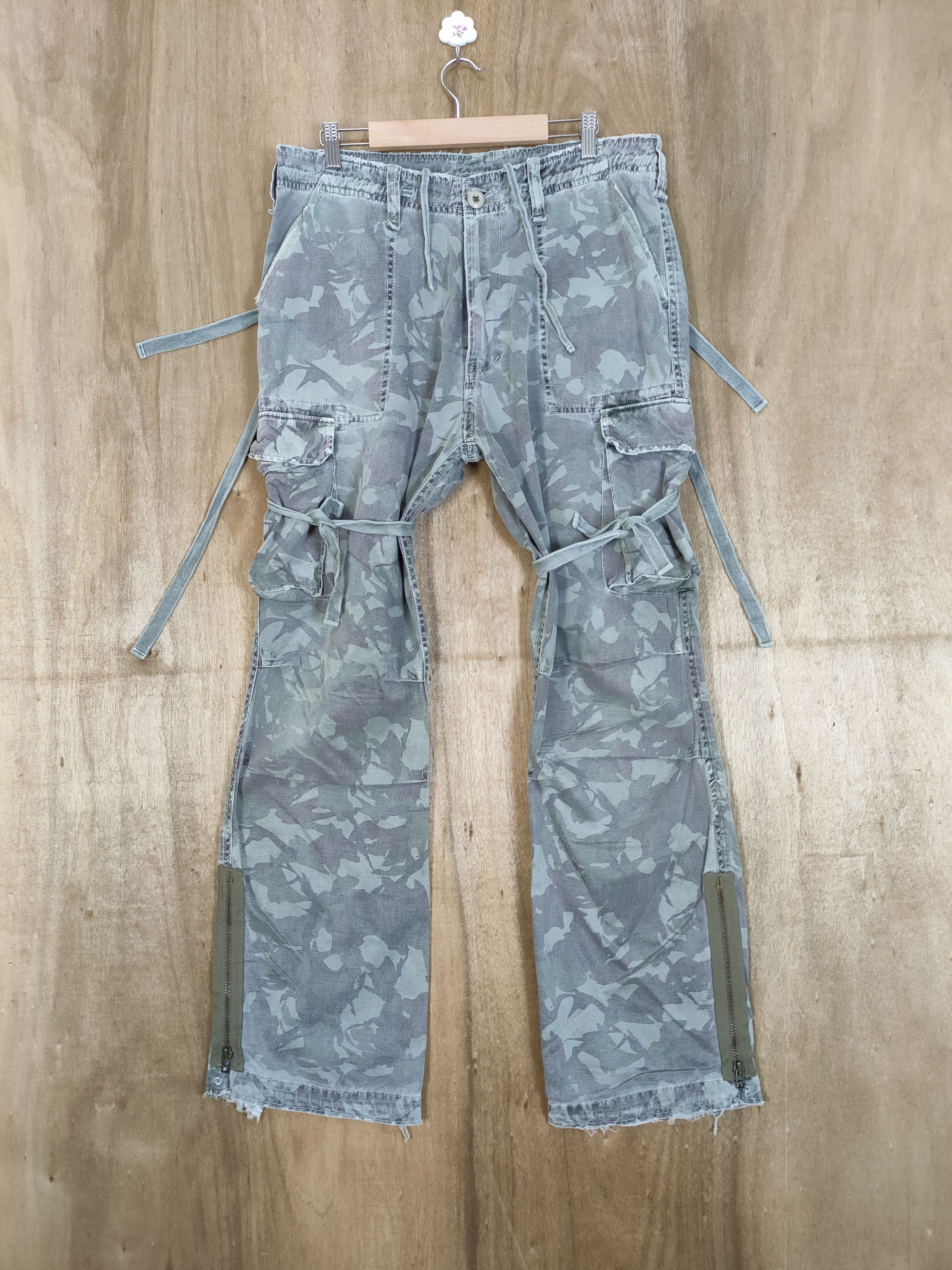 Japanese Brand VINTAGE MANGROVE FADED CAMO CARGO PANTS Size US 34 / EU 50 - 1 Thumbnail