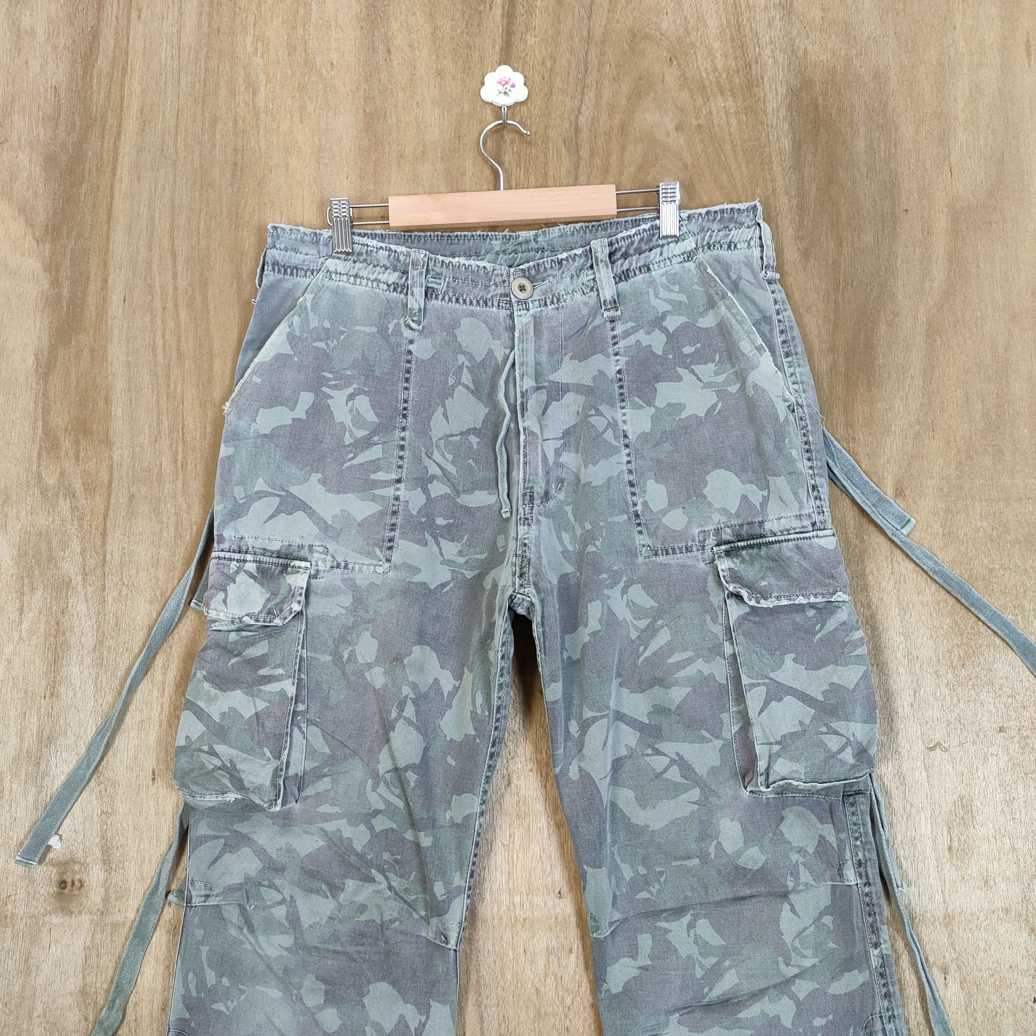 Japanese Brand VINTAGE MANGROVE FADED CAMO CARGO PANTS Size US 34 / EU 50 - 4 Thumbnail