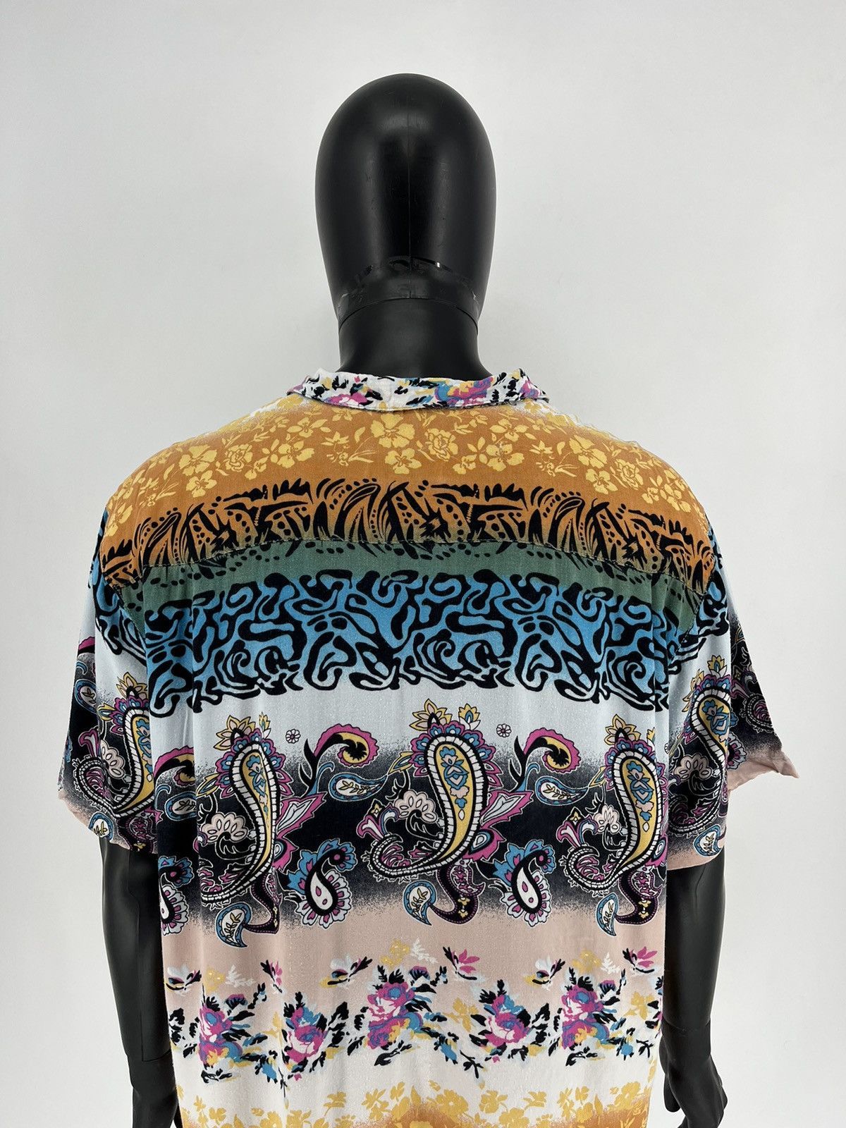 Vintage Vintage Y2K STREETWEAR Art Streetwear Hawaiian Travis Scott Size US XL / EU 56 / 4 - 11 Thumbnail