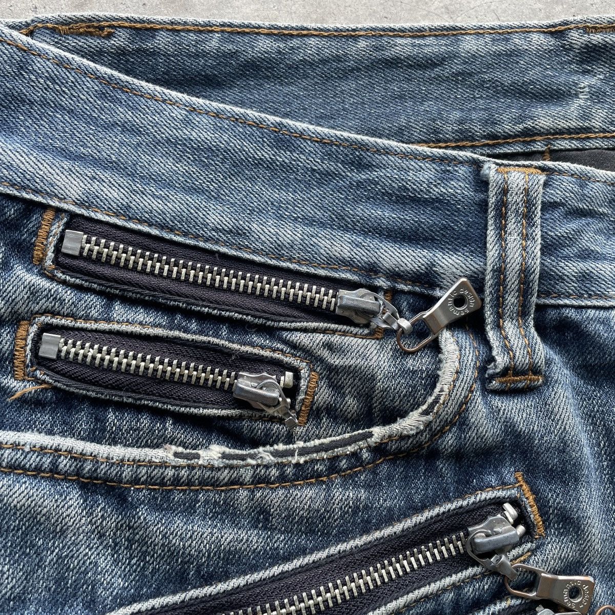 Japanese Brand Vintage Bondage Style Faded MultiZip Denim Jeans Pants RARE Size US 32 / EU 48 - 8 Thumbnail