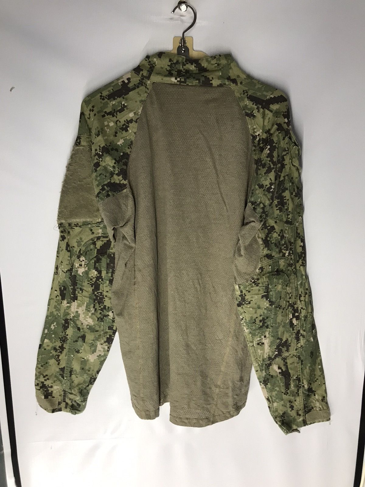 New Balance × Vintage Rare New balance digital camouflage longsleeve shirt usa Size US L / EU 52-54 / 3 - 9 Thumbnail