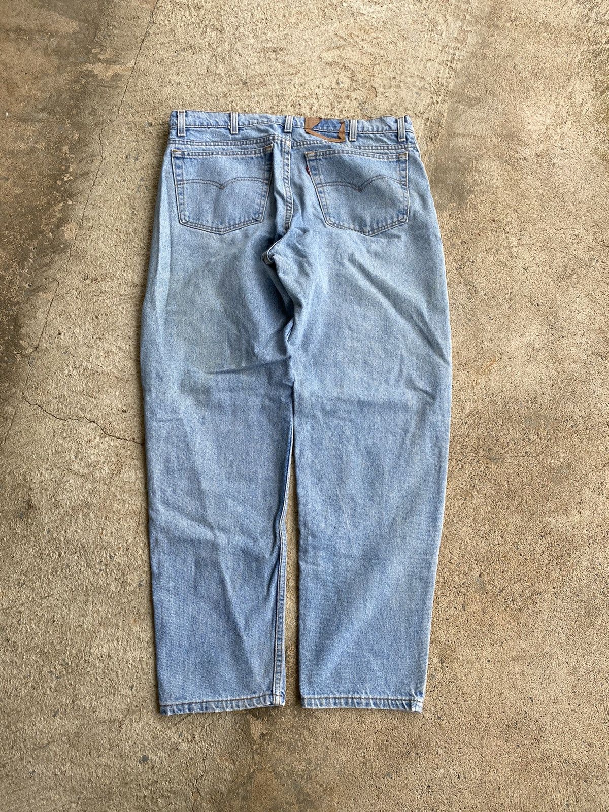Levi's × Vintage Vintage 90’s Levi’s 550 Faded Blue Stained Jeans Size US 38 / EU 54 - 1 Thumbnail