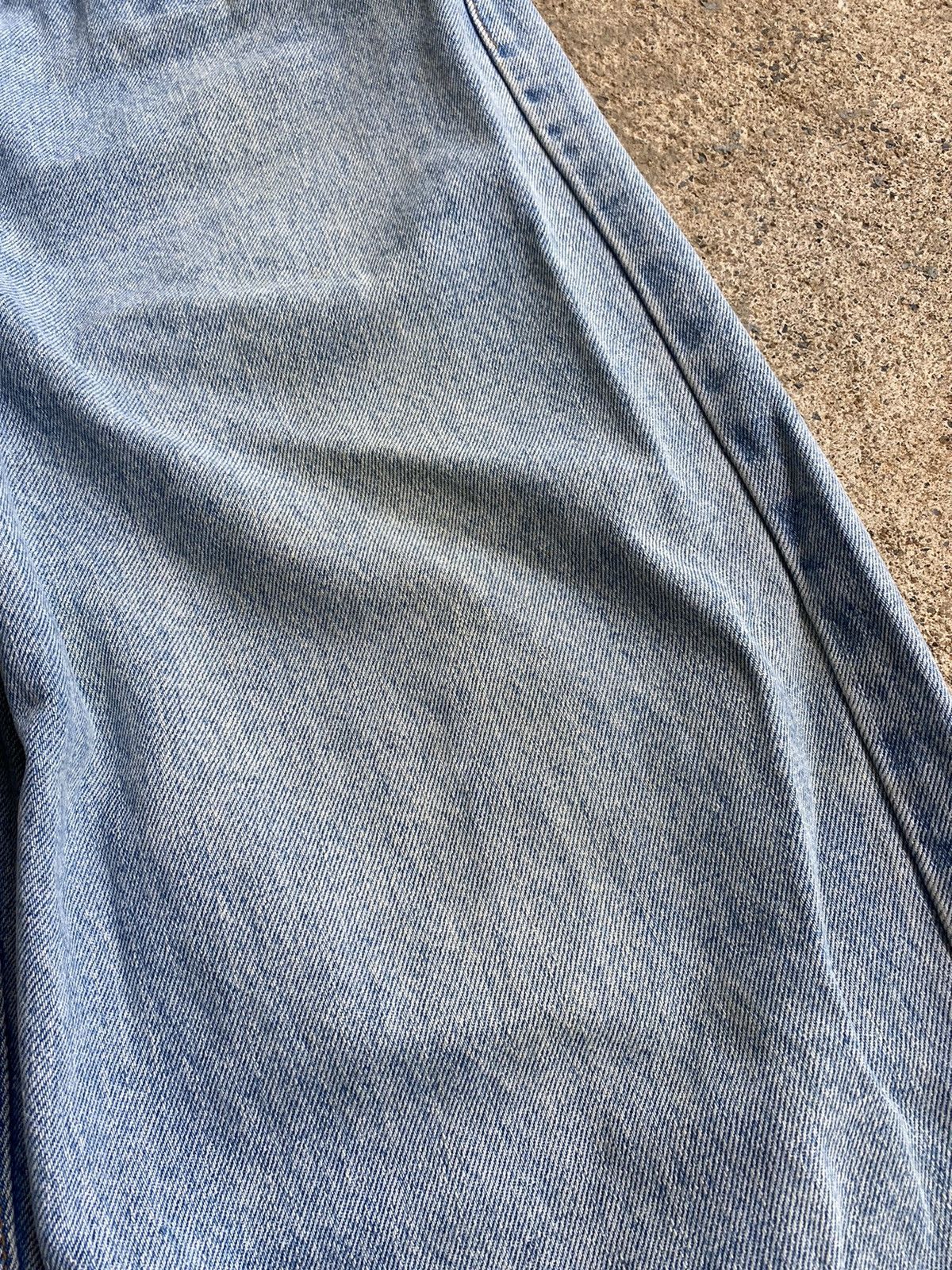 Levi's × Vintage Vintage 90’s Levi’s 550 Faded Blue Stained Jeans Size US 38 / EU 54 - 8 Thumbnail