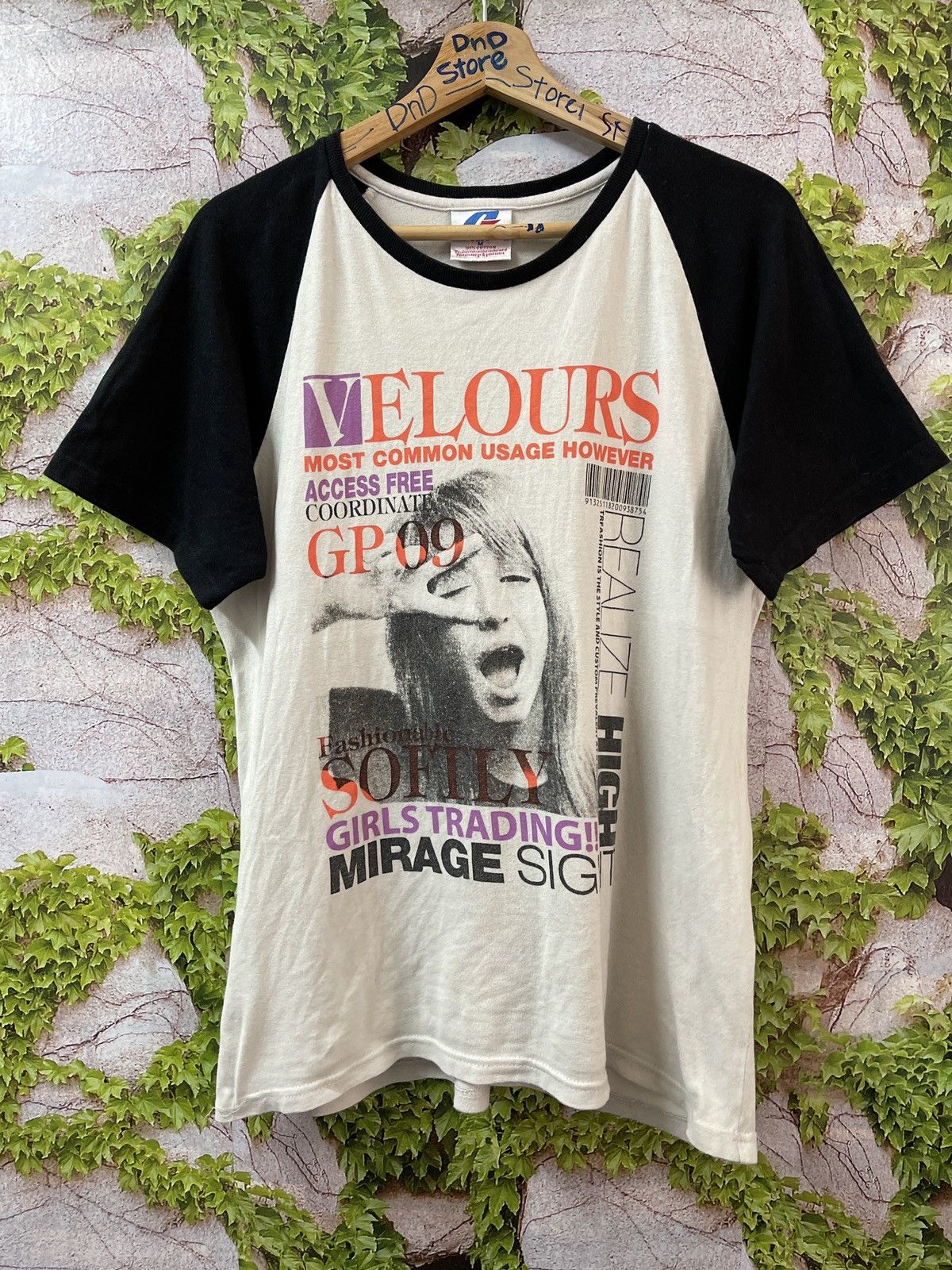 Japanese Brand VINTAGE VELOURS GIRLS TRADING FASHION TEE VERY RARE Size US M / EU 48-50 / 2 - 1 Thumbnail