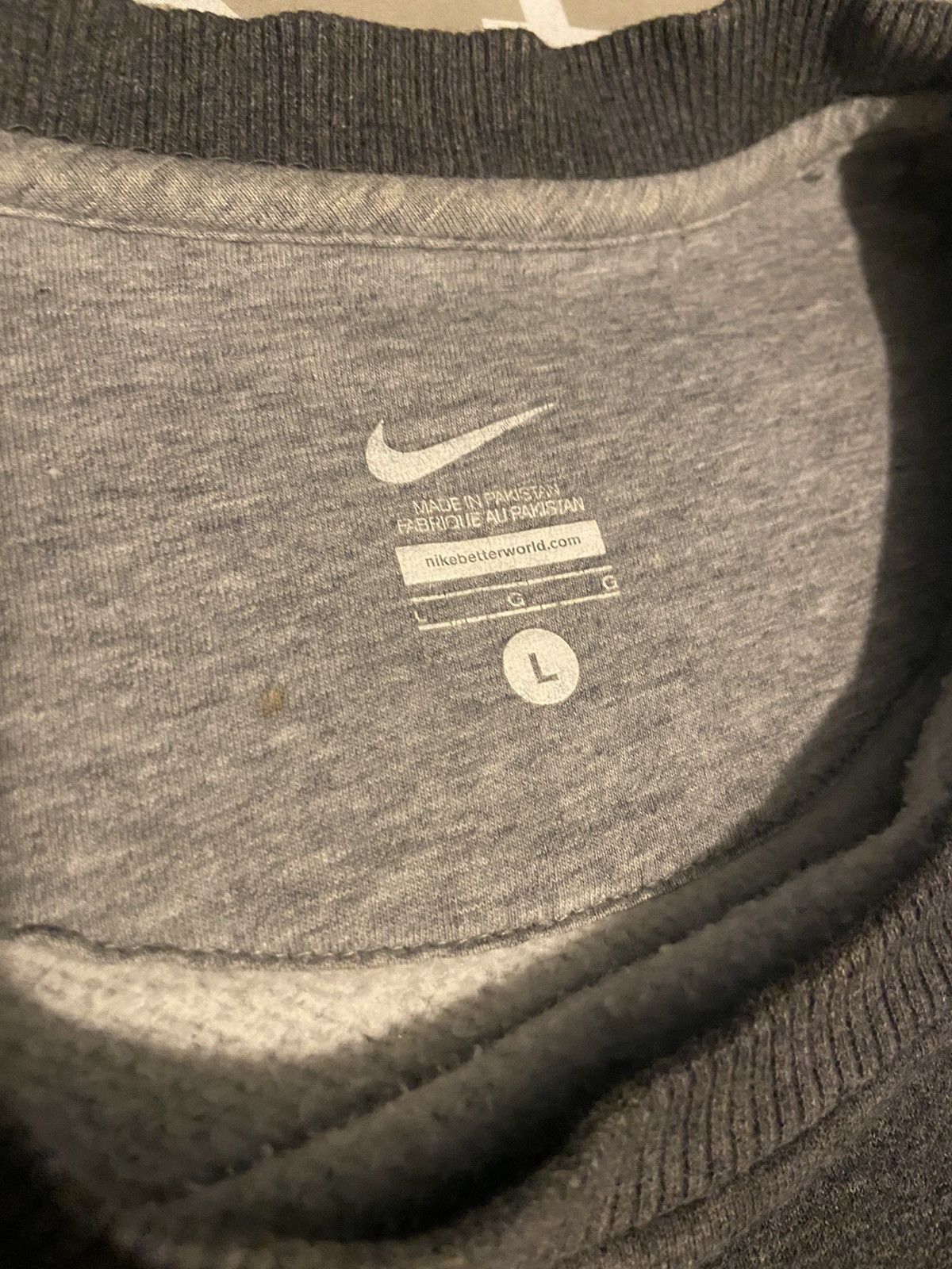 Nike Vintage Mini Swoosh Nike Crewneck Sweatshirt Size US L / EU 52-54 / 3 - 4 Thumbnail