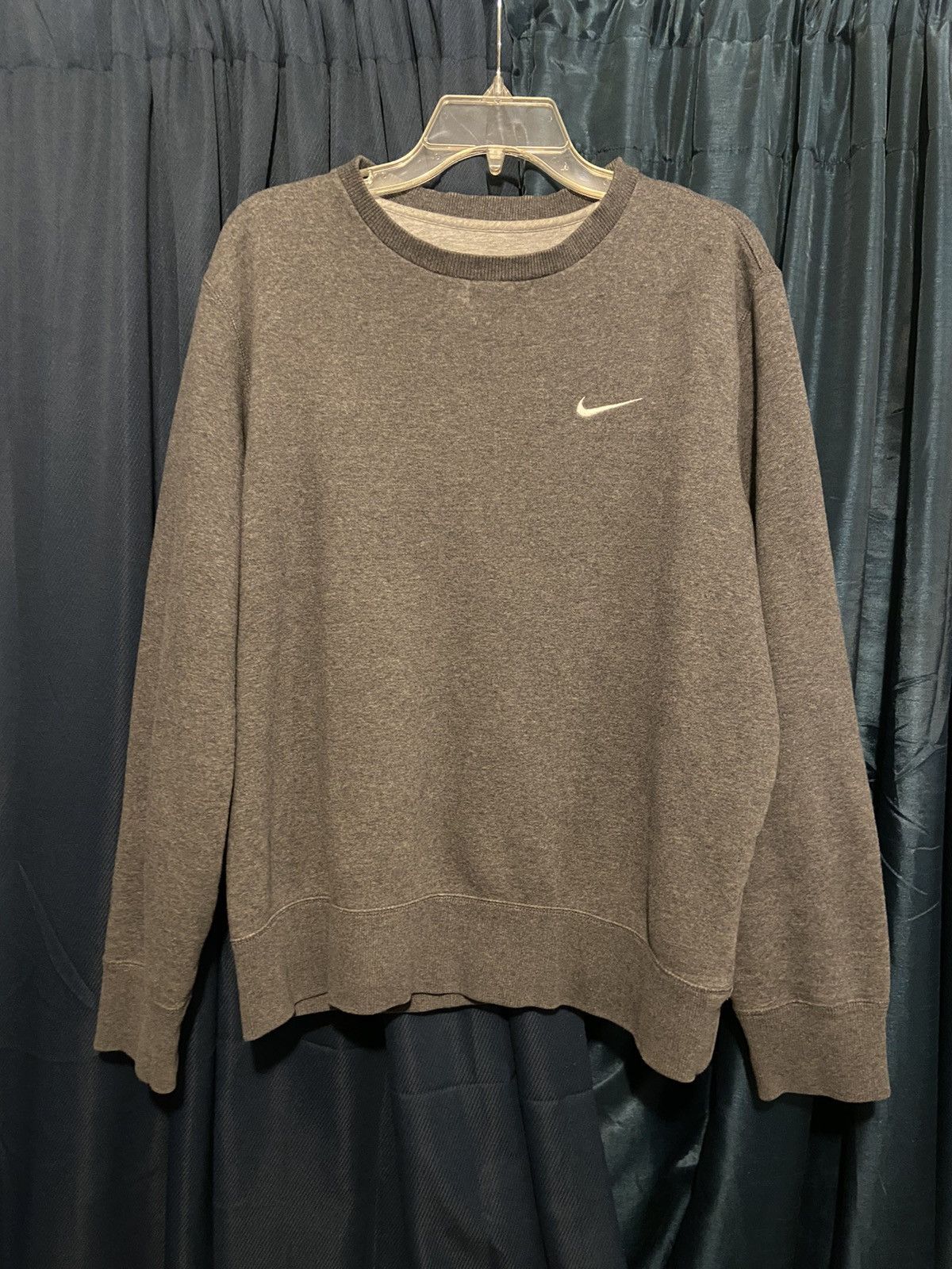 Nike Vintage Mini Swoosh Nike Crewneck Sweatshirt Size US L / EU 52-54 / 3 - 1 Thumbnail