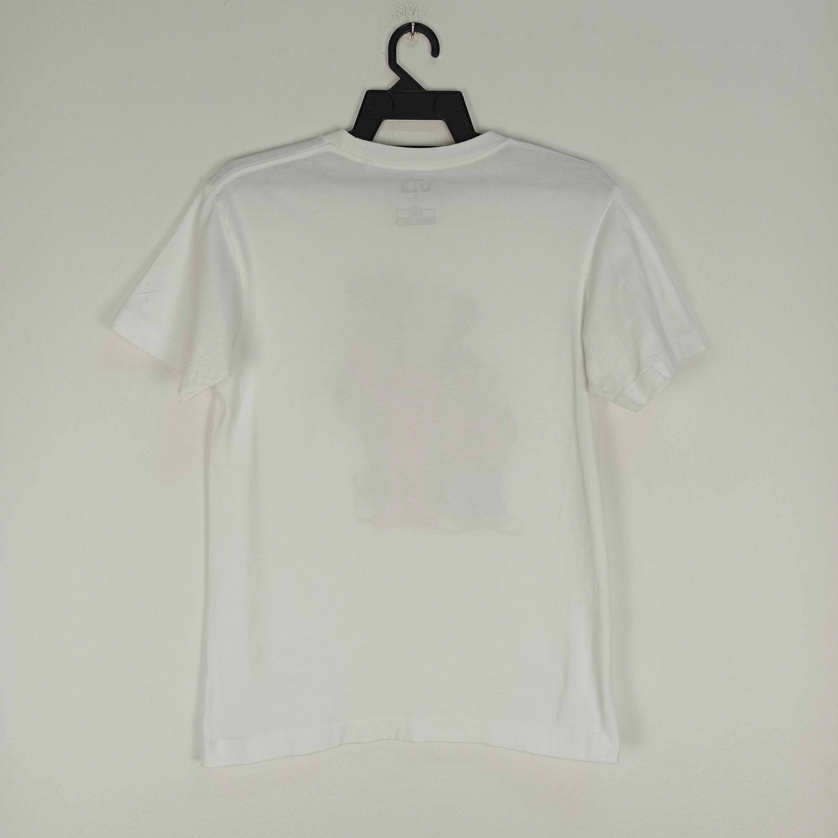 Japanese Brand Kaws Sesame Street By Uniqlo Tees Size US XS / EU 42 / 0 - 5 Thumbnail