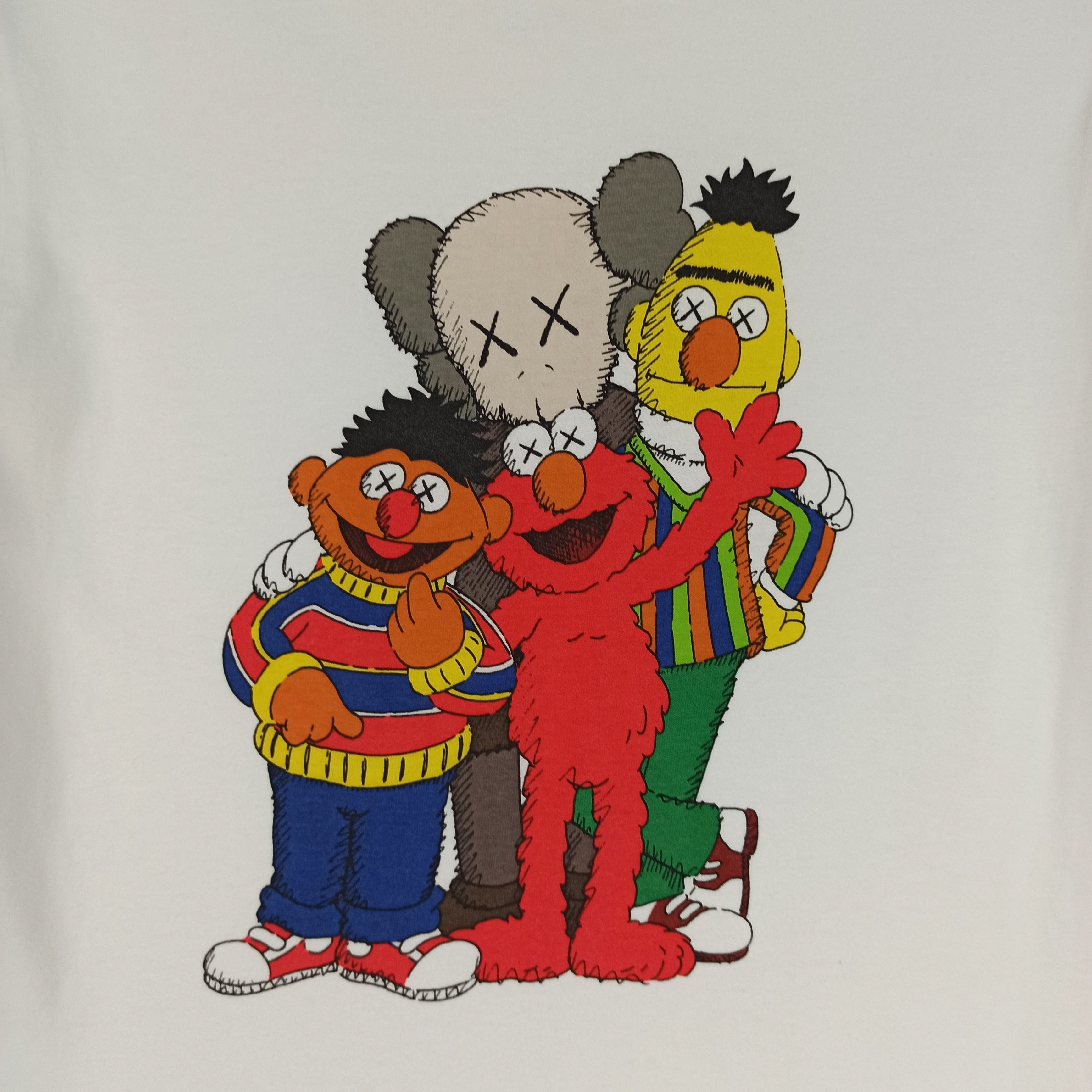 Japanese Brand Kaws Sesame Street By Uniqlo Tees Size US XS / EU 42 / 0 - 3 Thumbnail