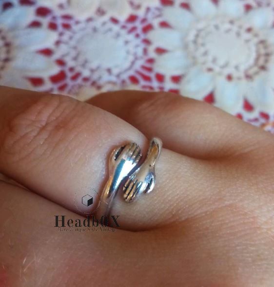 Jewelry Love Hug Ring Size ONE SIZE - 6 Thumbnail