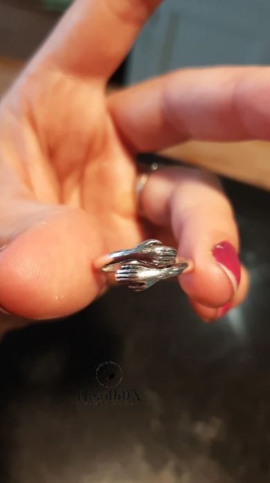 Jewelry Love Hug Ring Size ONE SIZE - 7 Thumbnail
