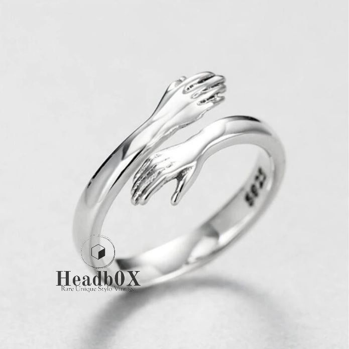Jewelry Love Hug Ring Size ONE SIZE - 1 Thumbnail