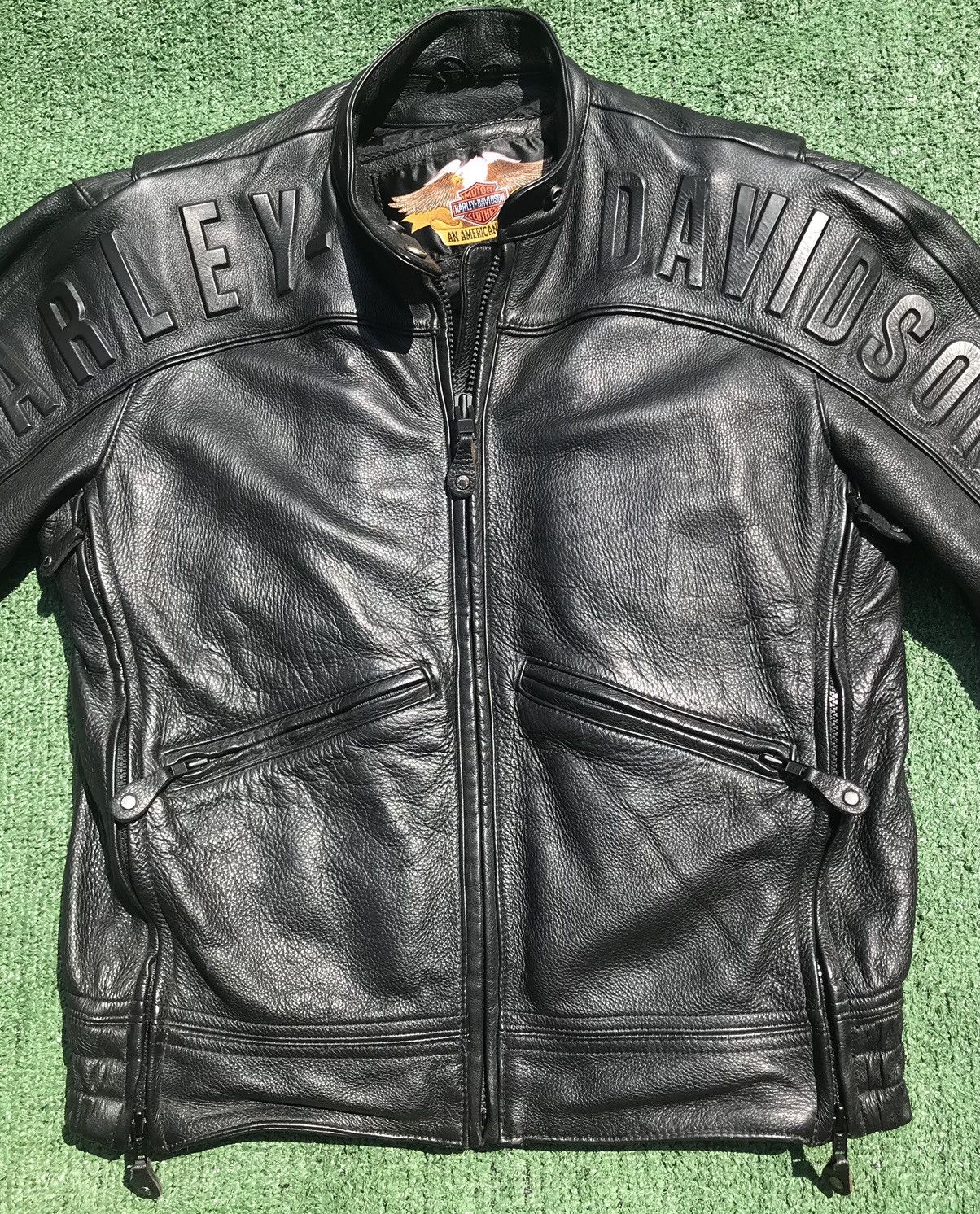 Harley Davidson Harley Davidson Embossed Letters Thick Leather Jacket Womens Size S / US 4 / IT 40 - 2 Thumbnail